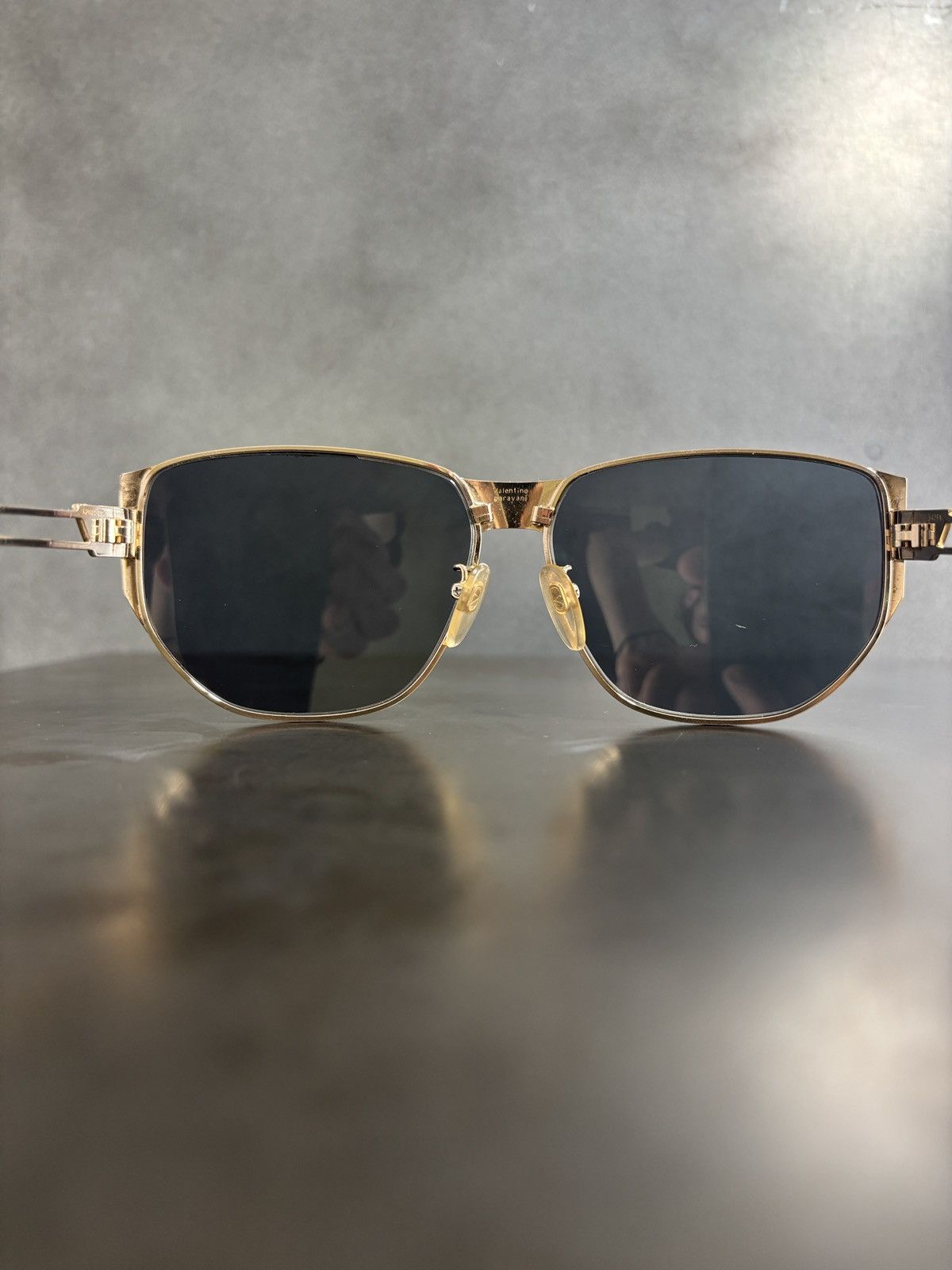 Valentino 1980s Vintage Valentino Sunglasses Metal Aviator 5419 Case Size ONE SIZE - 15 Thumbnail