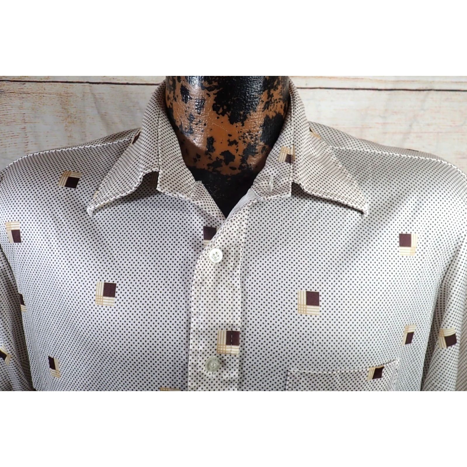Vintage VINTAGE Media shirt Mens M 44" Chest Red & White 1970s Disco Dot Geometric Print Groovy Short Sleeve Button-Front Era 1965-1976 Size US M / EU 48-50 / 2 - 2 Thumbnail