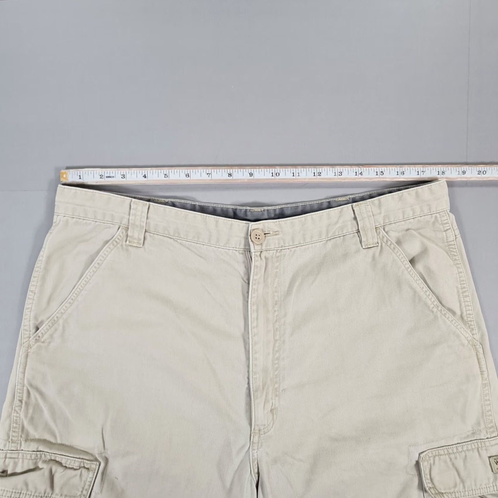 Wrangler Wrangler Cargo Shorts Beige W36 Cotton Canvas 6 Pockets Zip Fly Mens Regular Vintage: No Size US 36 / EU 52 - 3 Thumbnail
