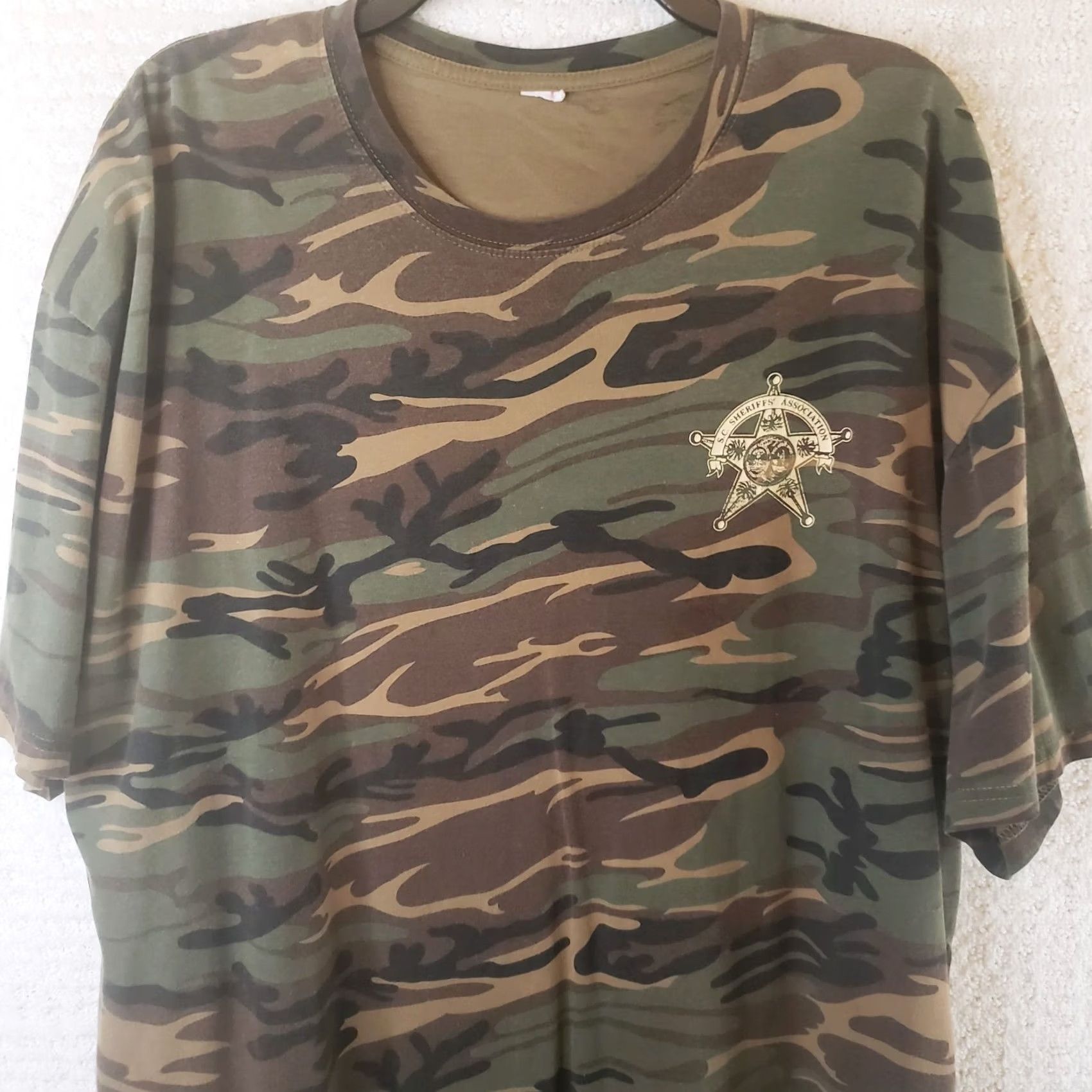 Vintage SCSA South Carolina Sheriff Association Men's XL Woodland Camo Short Sleeve Tee Shirt Size US 36 / EU 52 - 2 Thumbnail