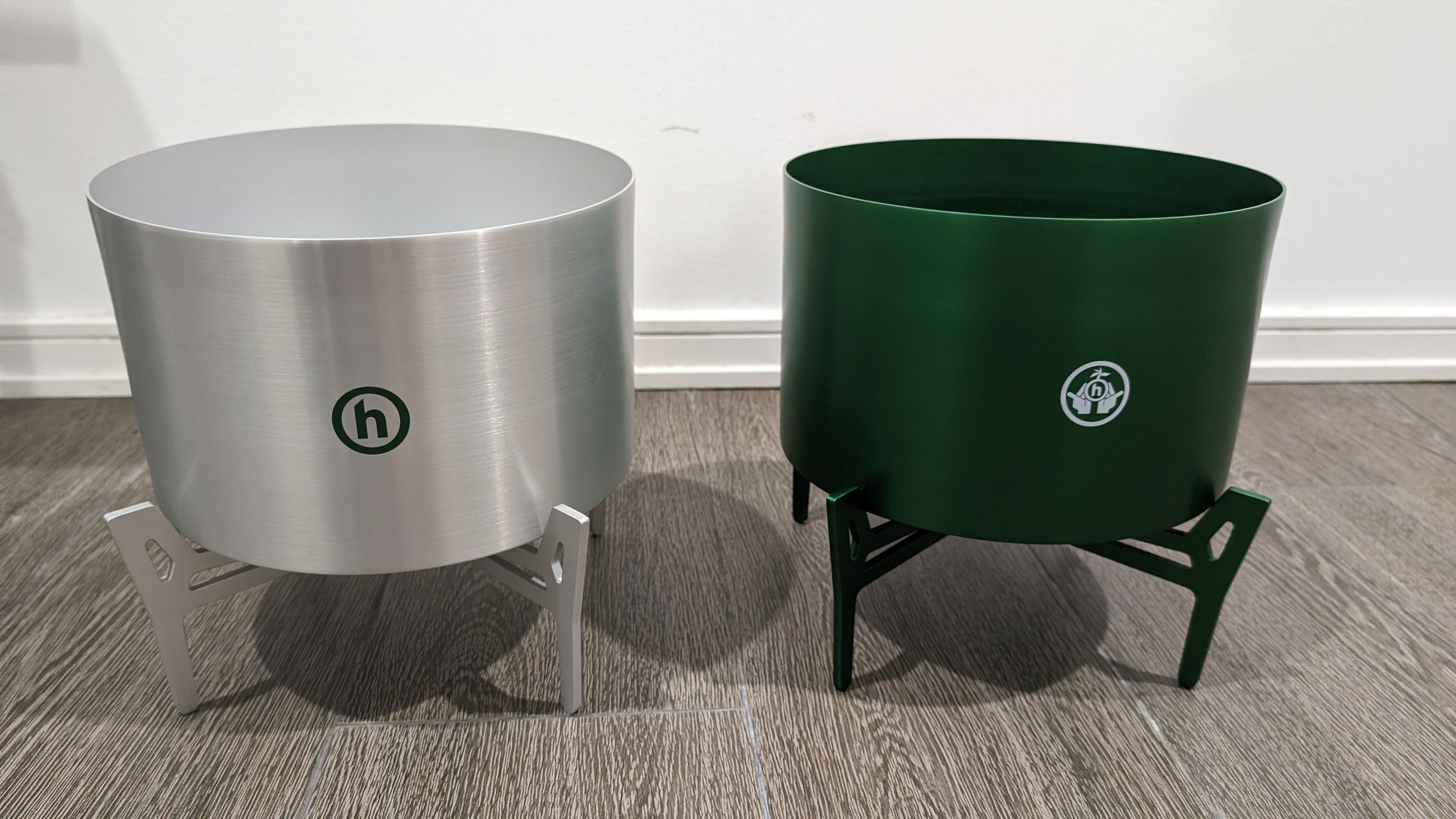 image of Hidden Ny Green And Silver Aluminum Planters, Men's