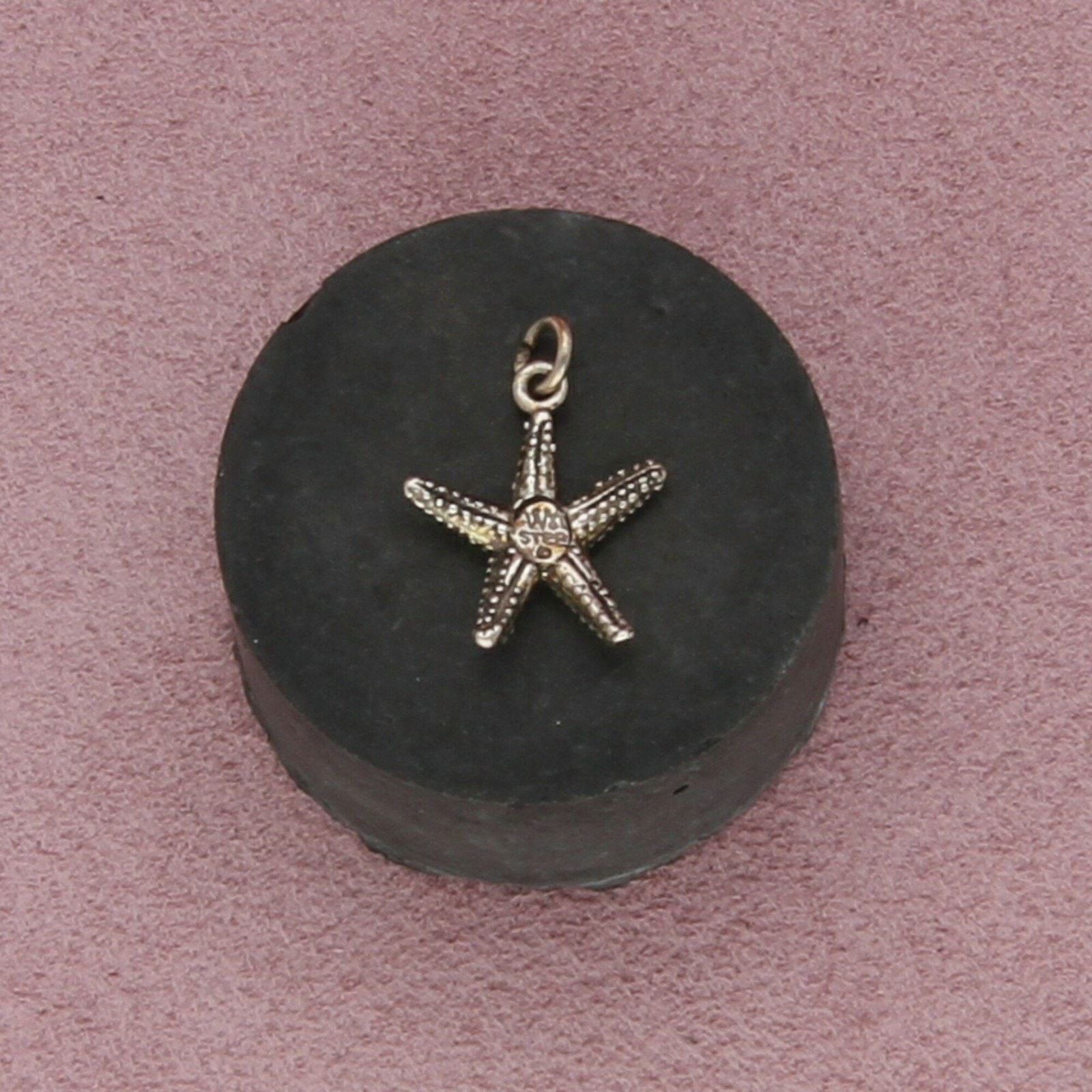 Sterling Silver sterling silver vintage sea star fish charm pendant Size ONE SIZE - 2 Thumbnail