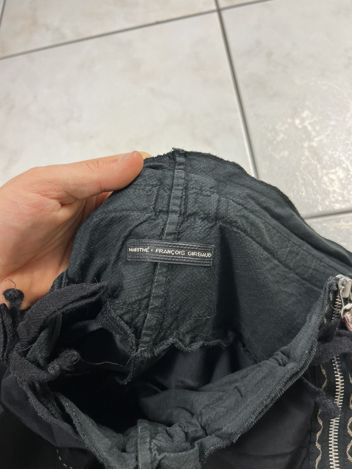 Marithe + Francois Girbaud Marithe + Francois Girbaud nylon y2k cargo pocket zip pants Size 27" / US 4 / IT 40 - 17 Thumbnail