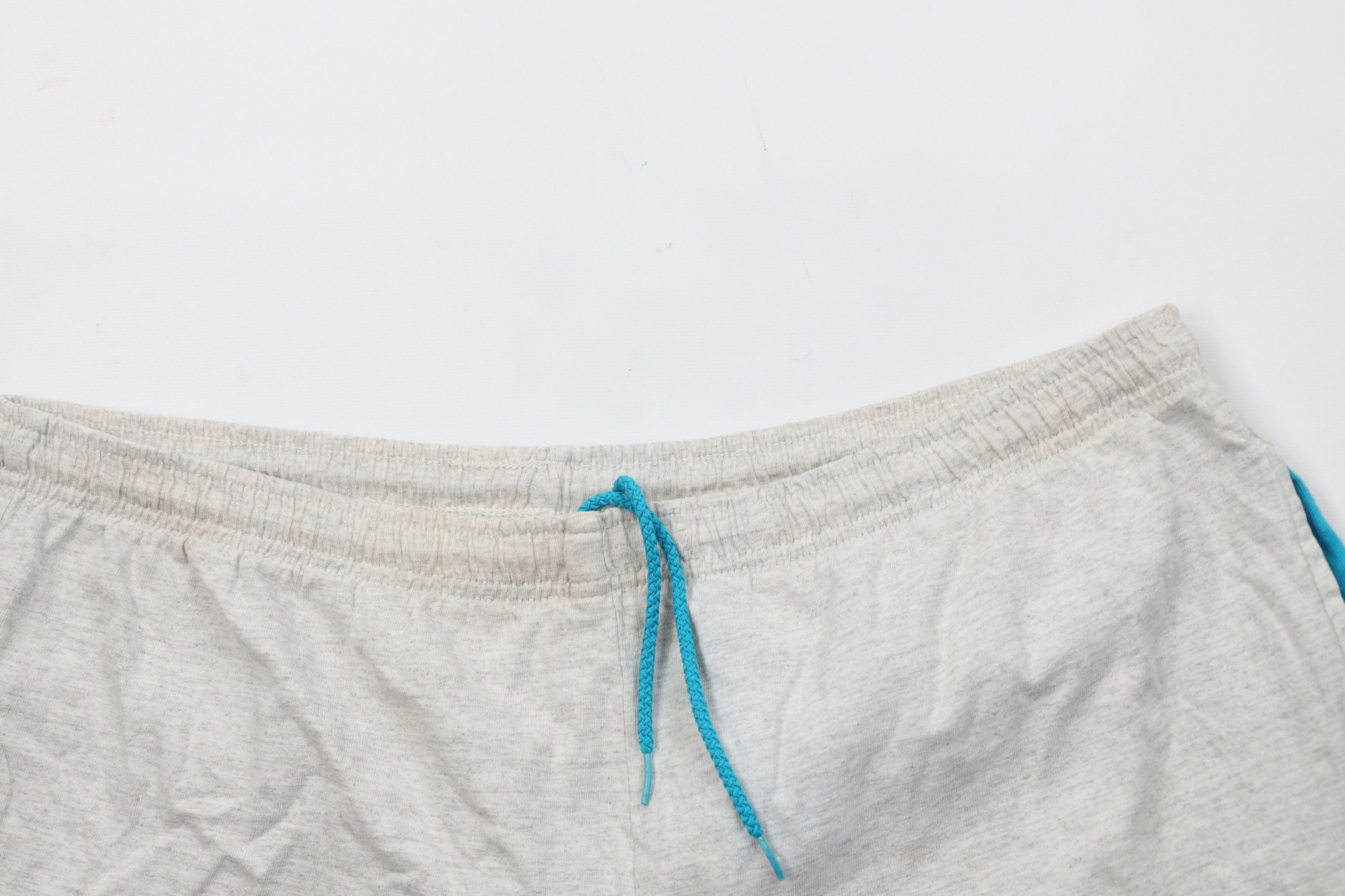 Vintage AS IS Vintage 90s Basketball Above Knee Shorts Gray USA Size US 36 / EU 52 - 2 Thumbnail