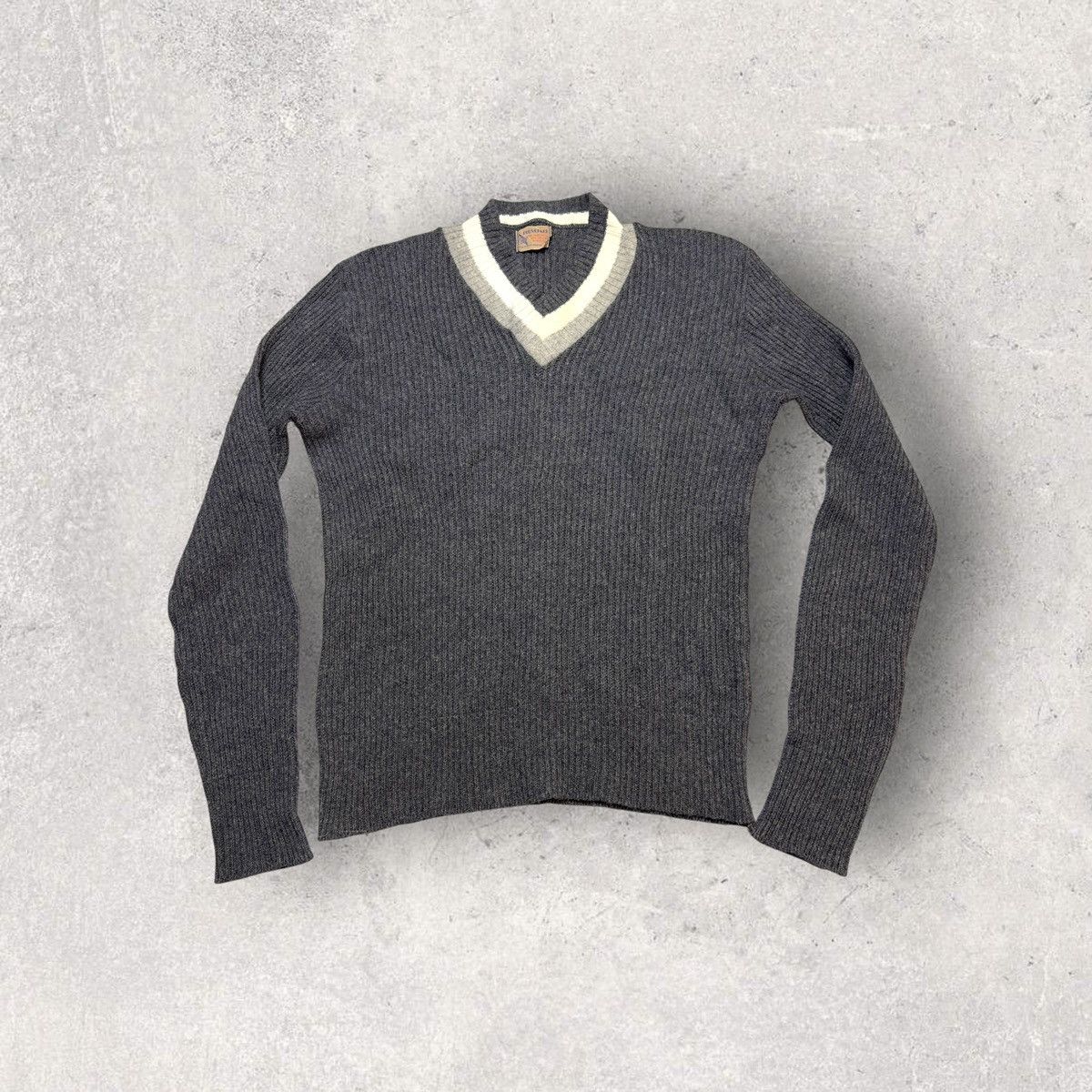 Vintage Vintage New Yorker v neck lambswool sweater Size US L / EU 52-54 / 3 - 1 Thumbnail