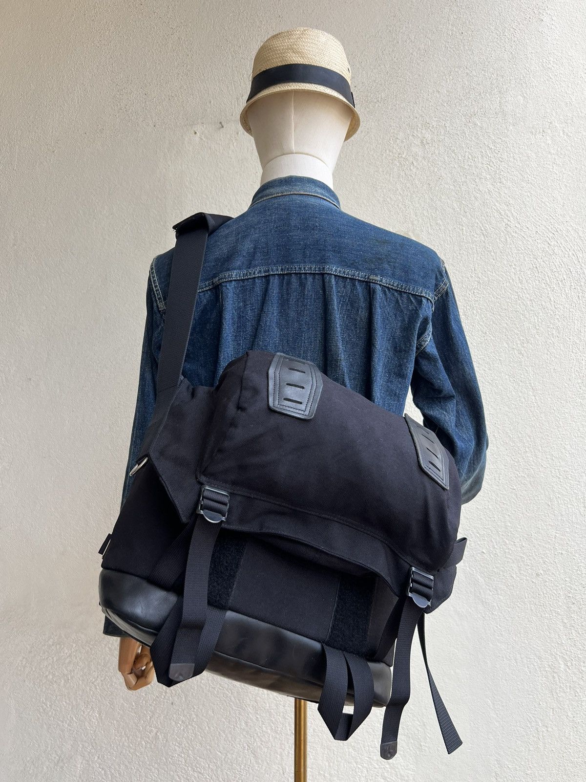 Leather Porter Yoshida Japan Hybrid Leather Large Messenger Bag Size ONE SIZE - 4 Thumbnail