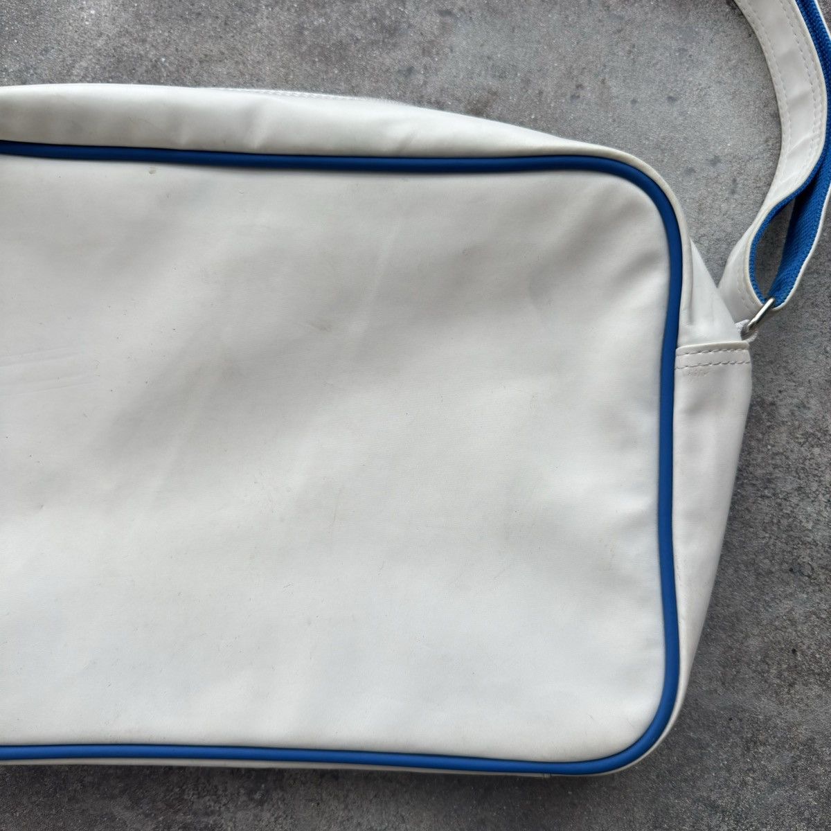 Adidas × Vintage Adidas Y2K Vintage Crossbody Bag Size ONE SIZE - 11 Thumbnail