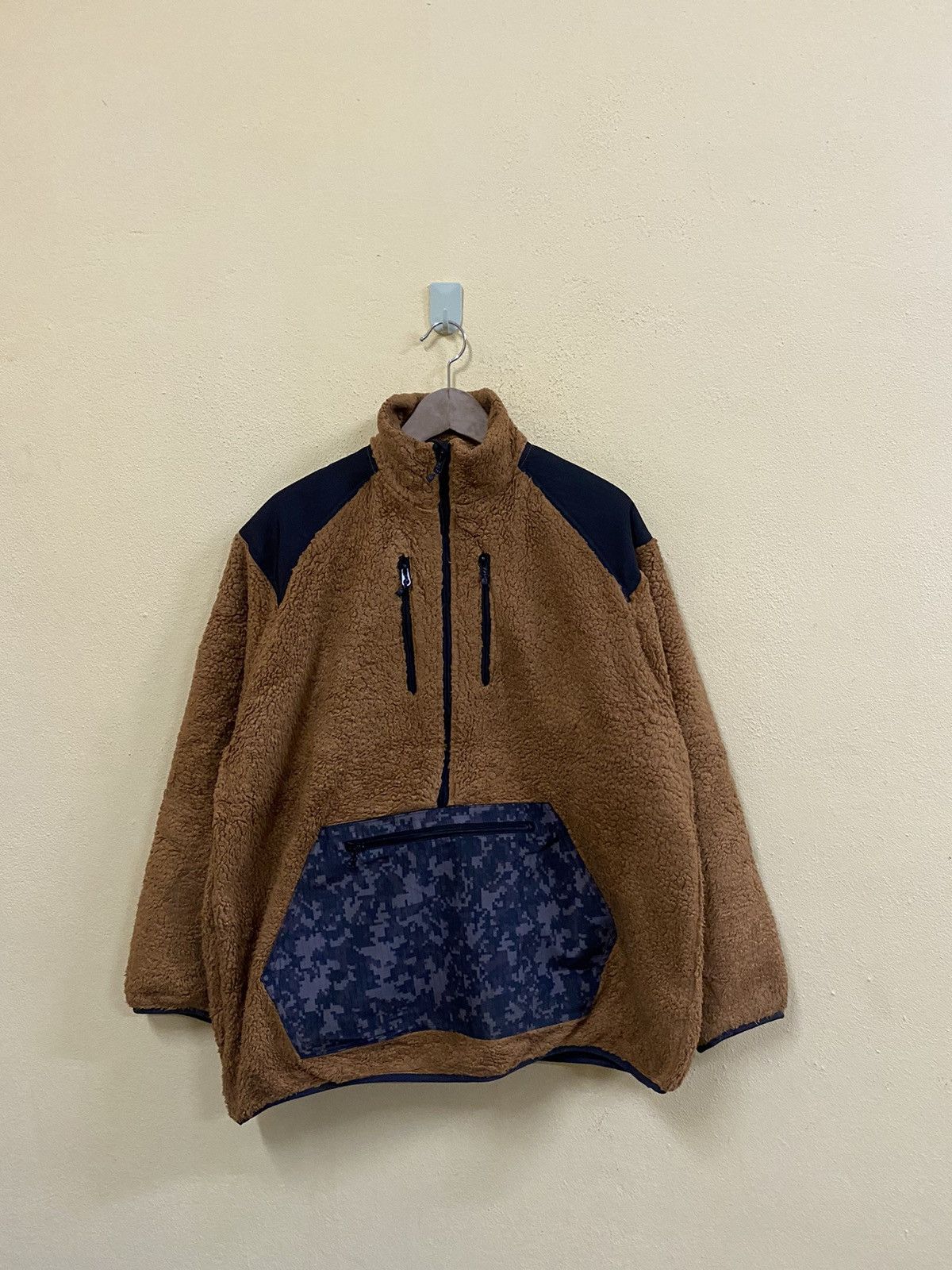 FIELD CORE SHERPA JACKET FULL ZIPPED