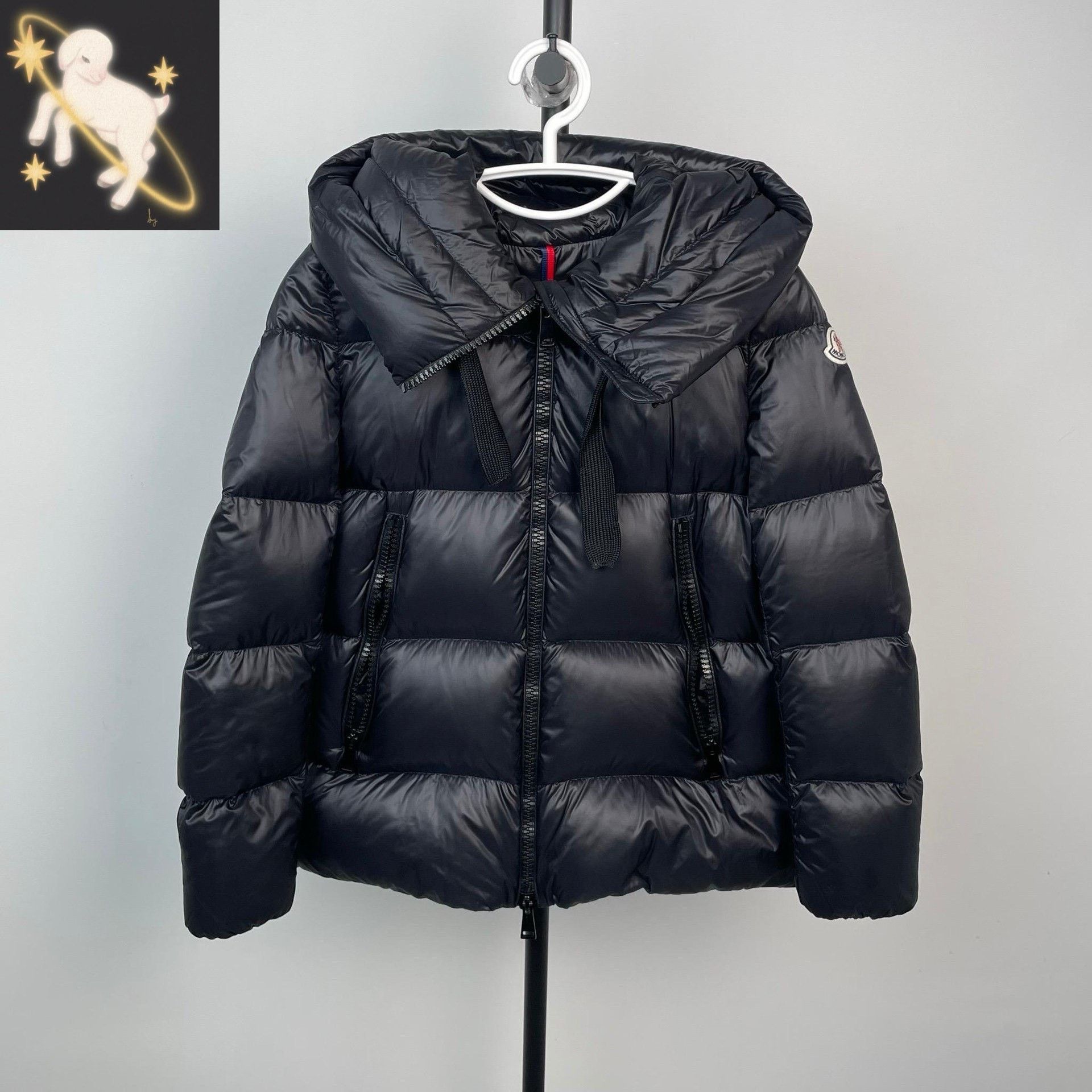 Moncler Moncler Black Down Jacket M Women Size M / US 6-8 / IT 42-44 - 1 Thumbnail