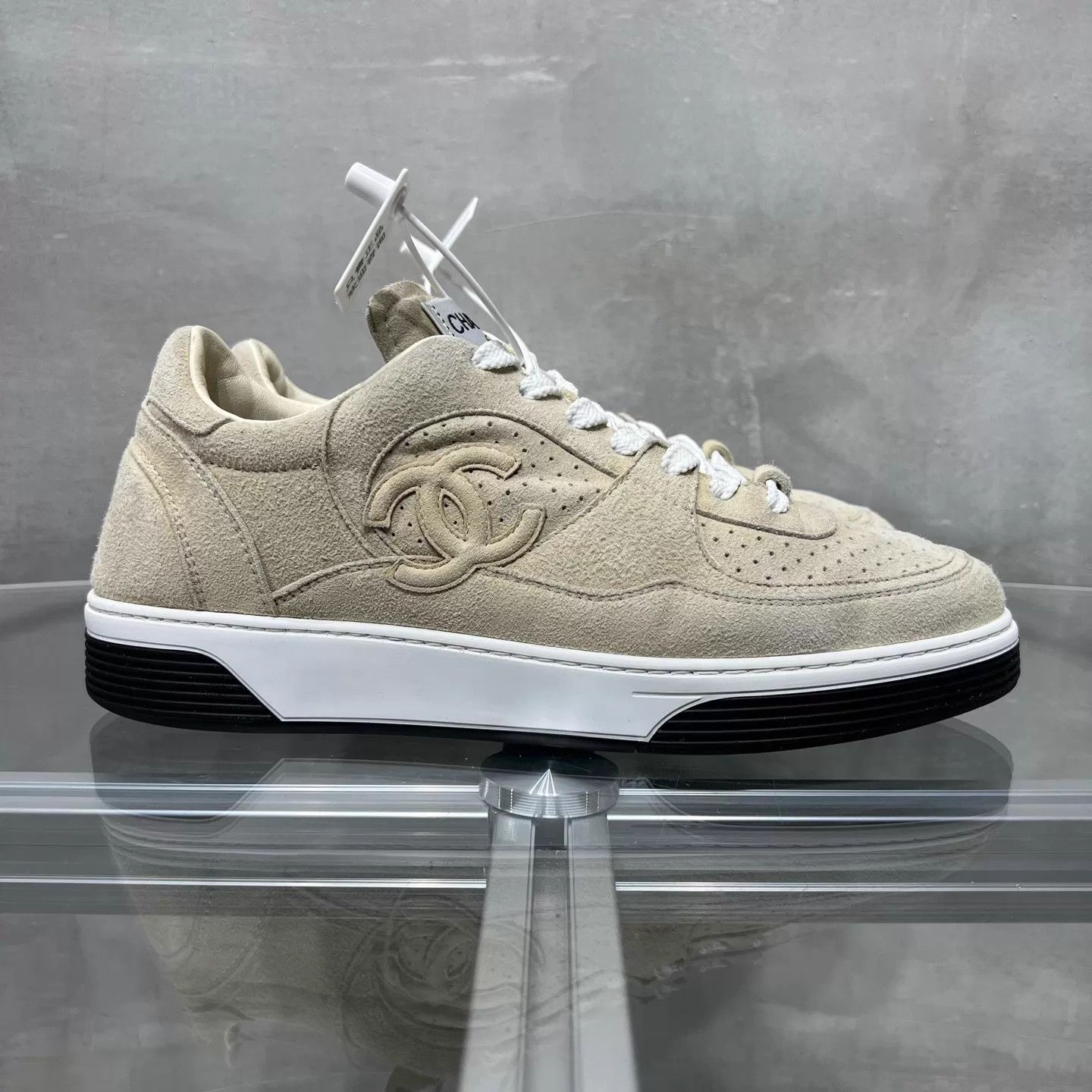 Chanel Chanel Suede Latte Sneaker 41 YH26079 Size US 8 / EU 41 - 4 Thumbnail