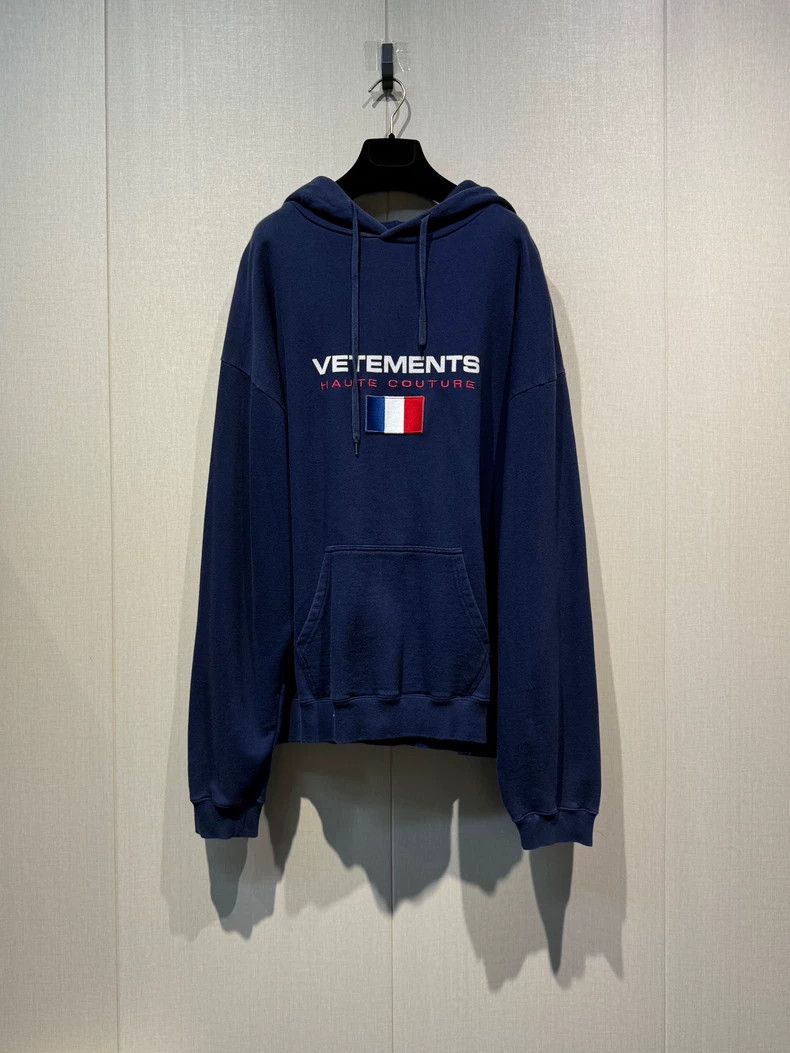 Vetements Vetements France Limited Embroidered Flag Hoodie Size US S / EU 44-46 / 1 - 1 Thumbnail