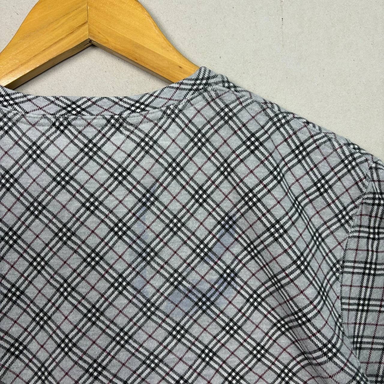 Burberry Vtg Burberry Blue Label All-Over Nova Check T-Shirt Size M Size M / US 6-8 / IT 42-44 - 4 Thumbnail