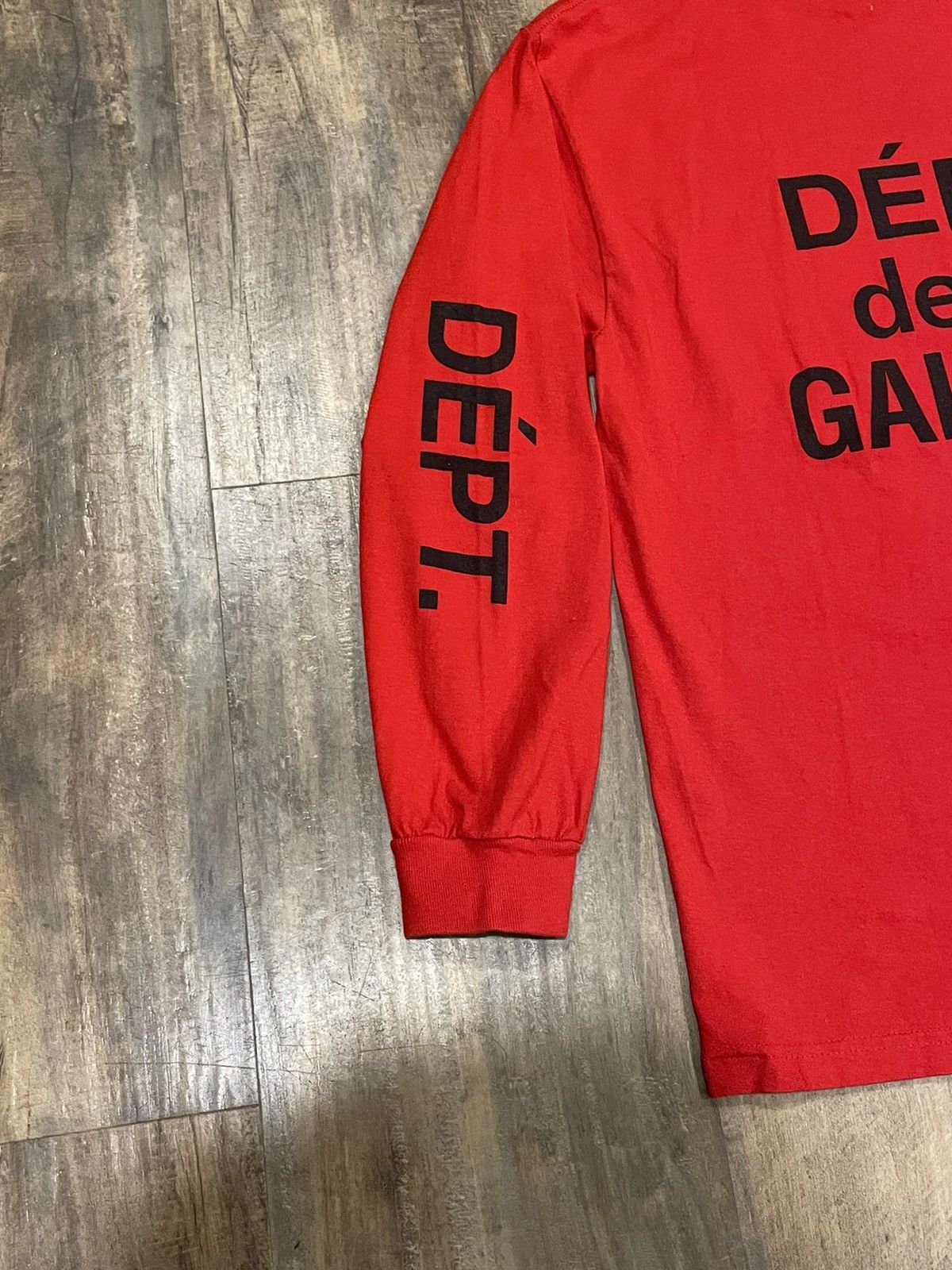 Gallery Dept. RARE Gallery Dept French Collector Souvenir Logo Red L/S Tee Size US S / EU 44-46 / 1 - 4 Thumbnail