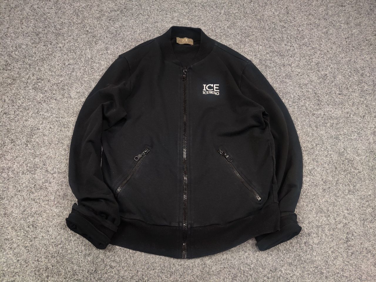 Iceberg Iceberg Disney Logo Vintage 90's Black Bomber Sweatshirt Size M / US 6-8 / IT 42-44 - 2 Thumbnail