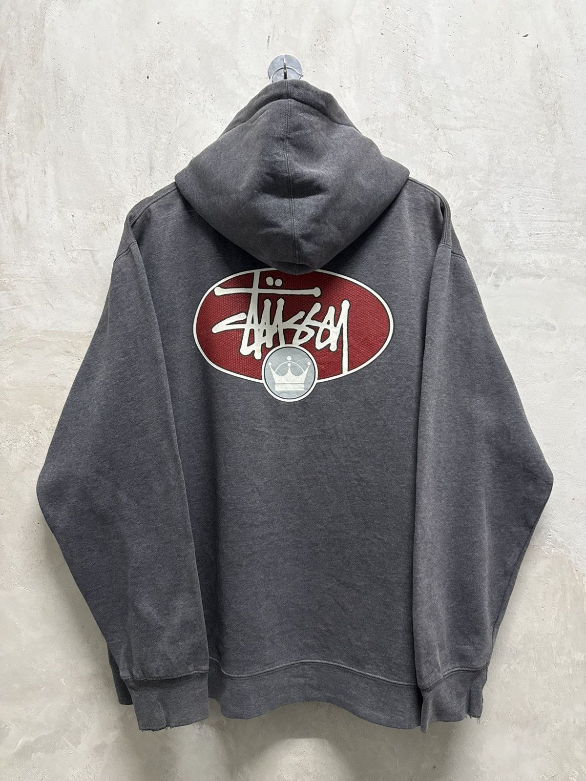 Stussy Vintage Distressed Stussy Crown Oval Logo Hoodie Size US L / EU 52-54 / 3 - 1 Thumbnail