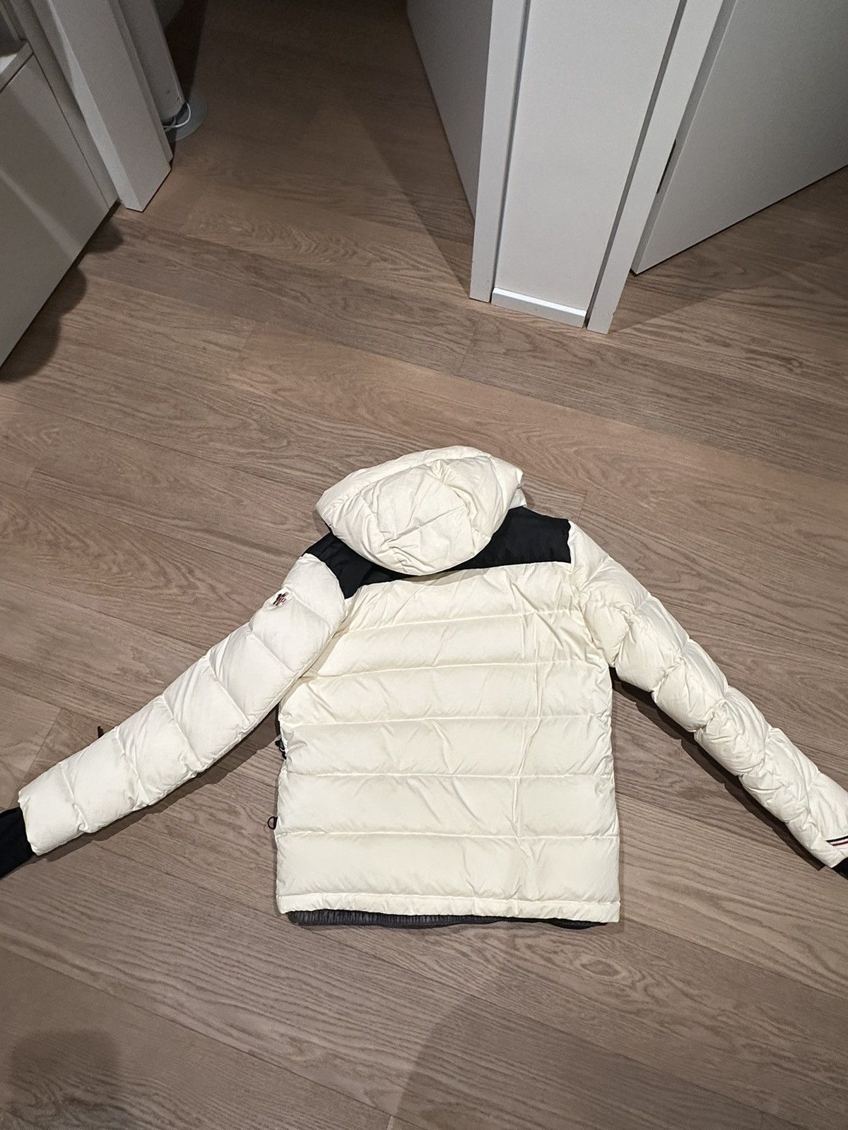 Moncler Moncler Grenoble White Size US L / EU 52-54 / 3 - 10 Thumbnail