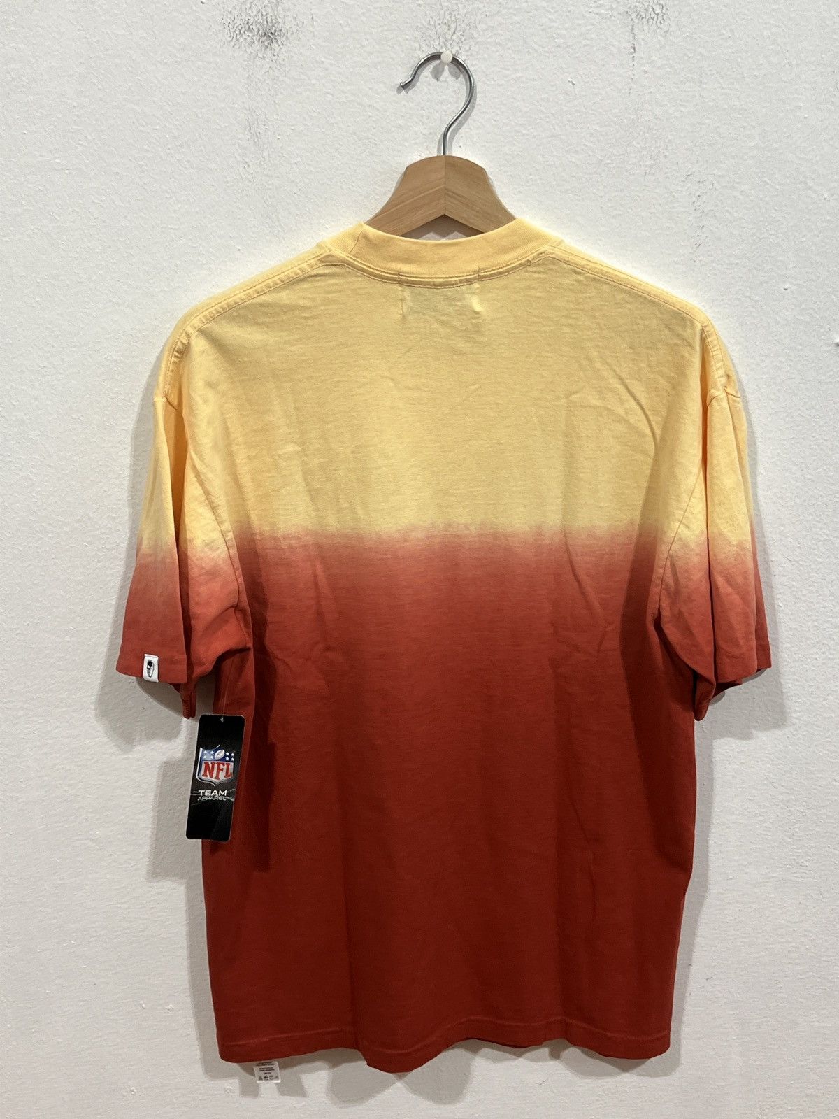 Mitchell & Ness × NFL × Warren Lotas Warren Lotas Chiefs Go Long Ombre Tee Size US M / EU 48-50 / 2 - 4 Thumbnail