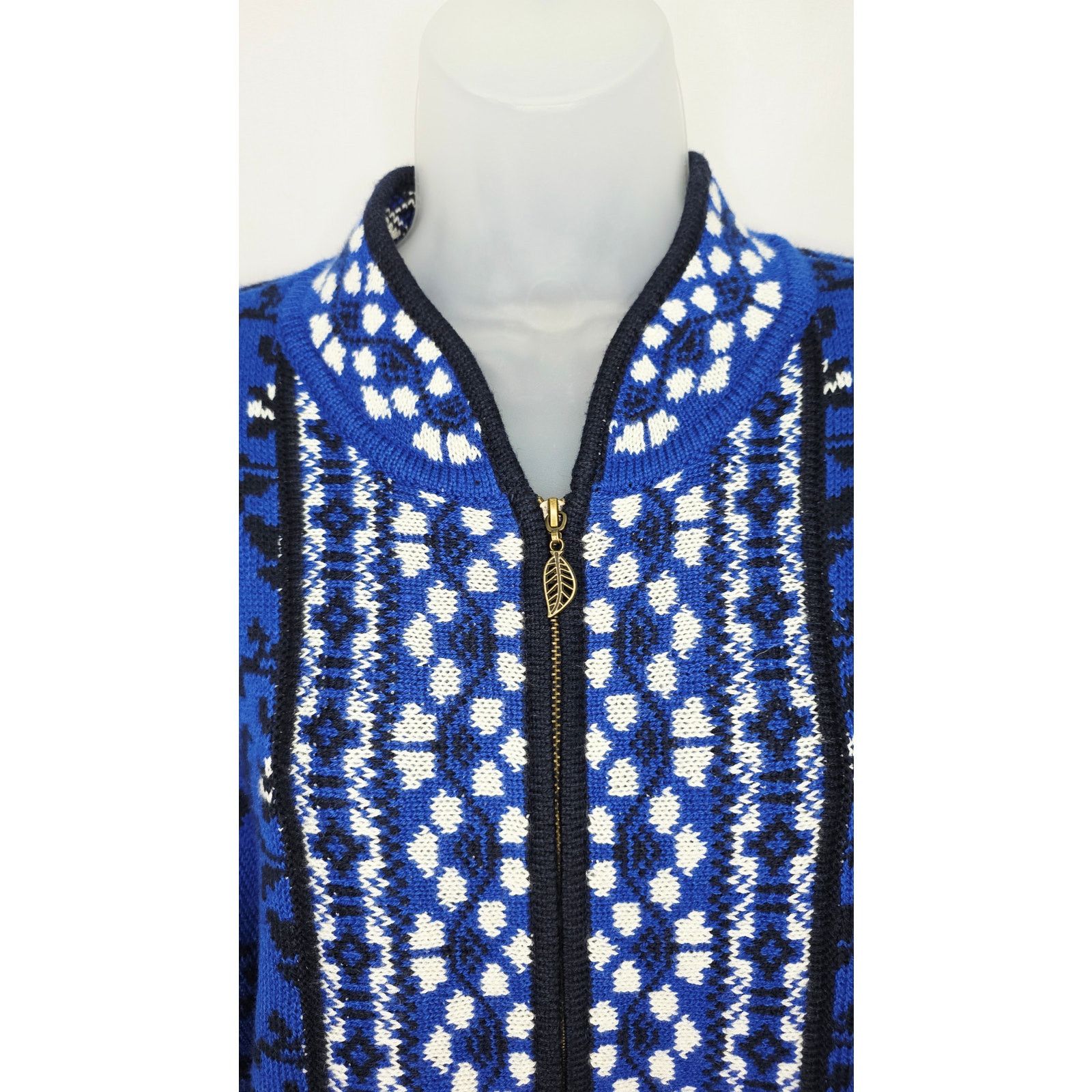 Other Zipper Front Blue & Black Floral Fair Isle Cardigan Sweater Size L / US 10 / IT 46 - 3 Thumbnail