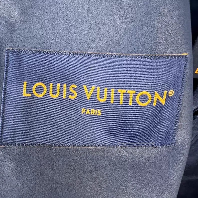 Louis Vuitton Louis Vuitton SS23 Letter Logo Dark Print Lapel Long Sleev Size US M / EU 48-50 / 2 - 4 Thumbnail