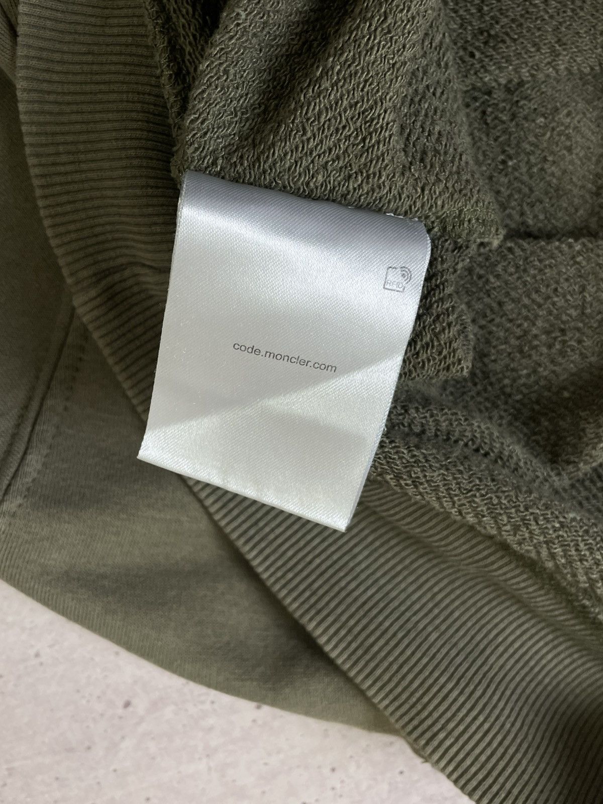 Moncler Vintage Moncler Logo Sweatshirt Size XL / US 12-14 / IT 48-50 - 15 Thumbnail