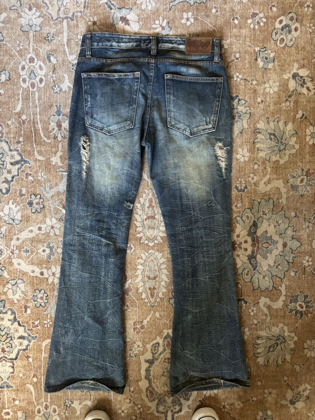 GOA GOA DISTRESSED FLARED JEANS Size US 29 - 4 Thumbnail