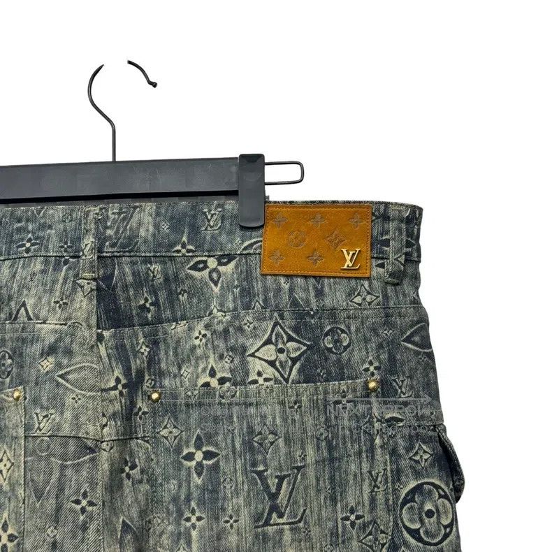 Louis Vuitton Louis Vuitton Green Rendering Full Logo Denim Pants Size US 34 / EU 50 - 4 Thumbnail