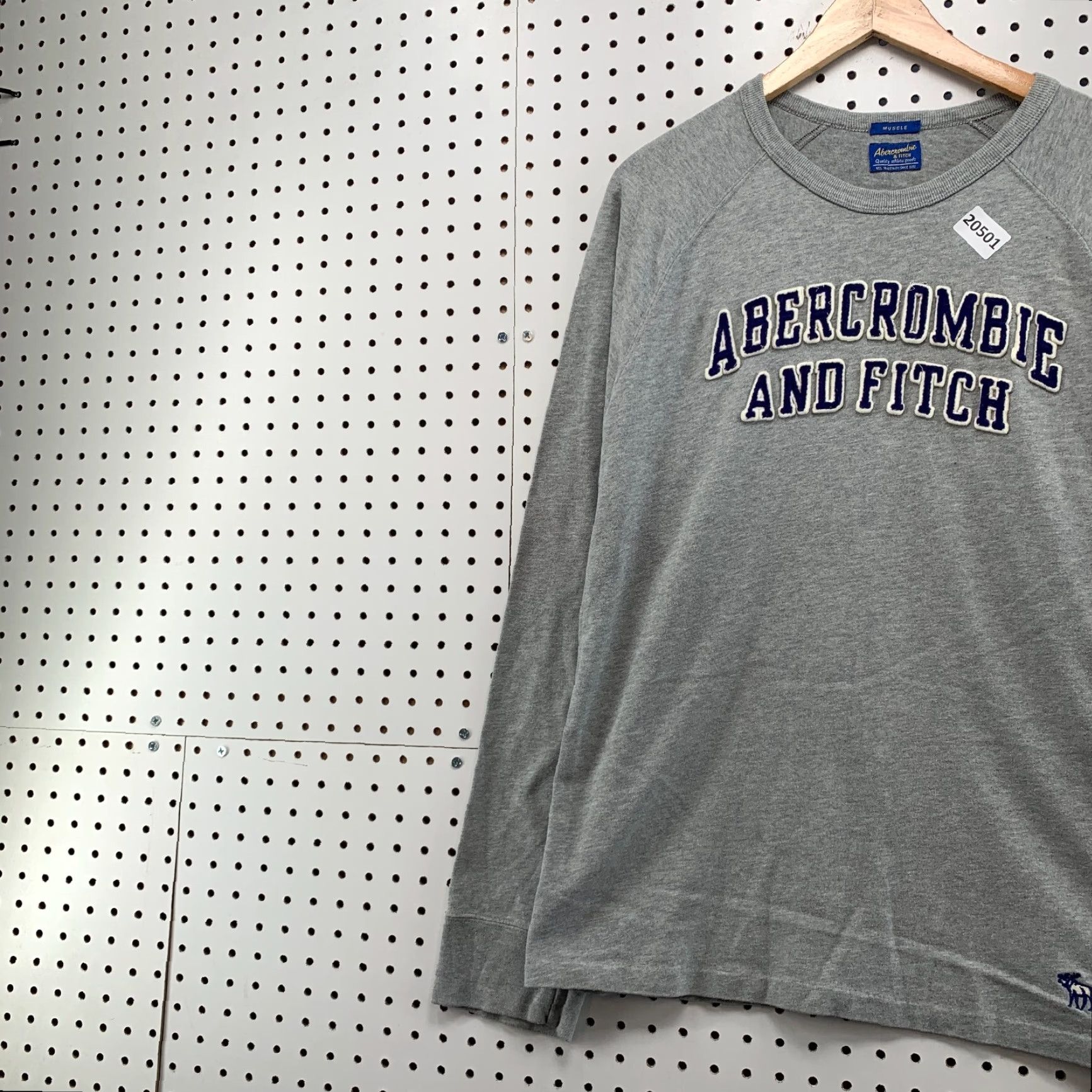 Abercrombie & Fitch VTG Abercrombie & Fitch Shirt Men Long Sleeve L Gray Embroidered Muscle 22.5x29.5 Mens Size US L / EU 52-54 / 3 - 3 Thumbnail