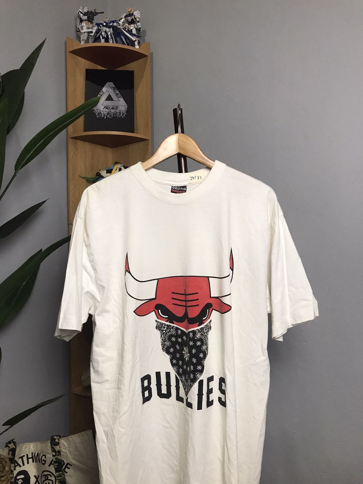 Griffin × NBA Chicago Bull Troll Tee Size US XL / EU 56 / 4 - 1 Thumbnail
