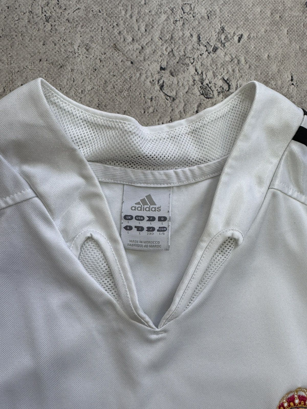 Adidas BLOCKCORE💯💯Adidas Y2K Real Madrid 2004-05 Home jersey Size US L / EU 52-54 / 3 - 5 Thumbnail