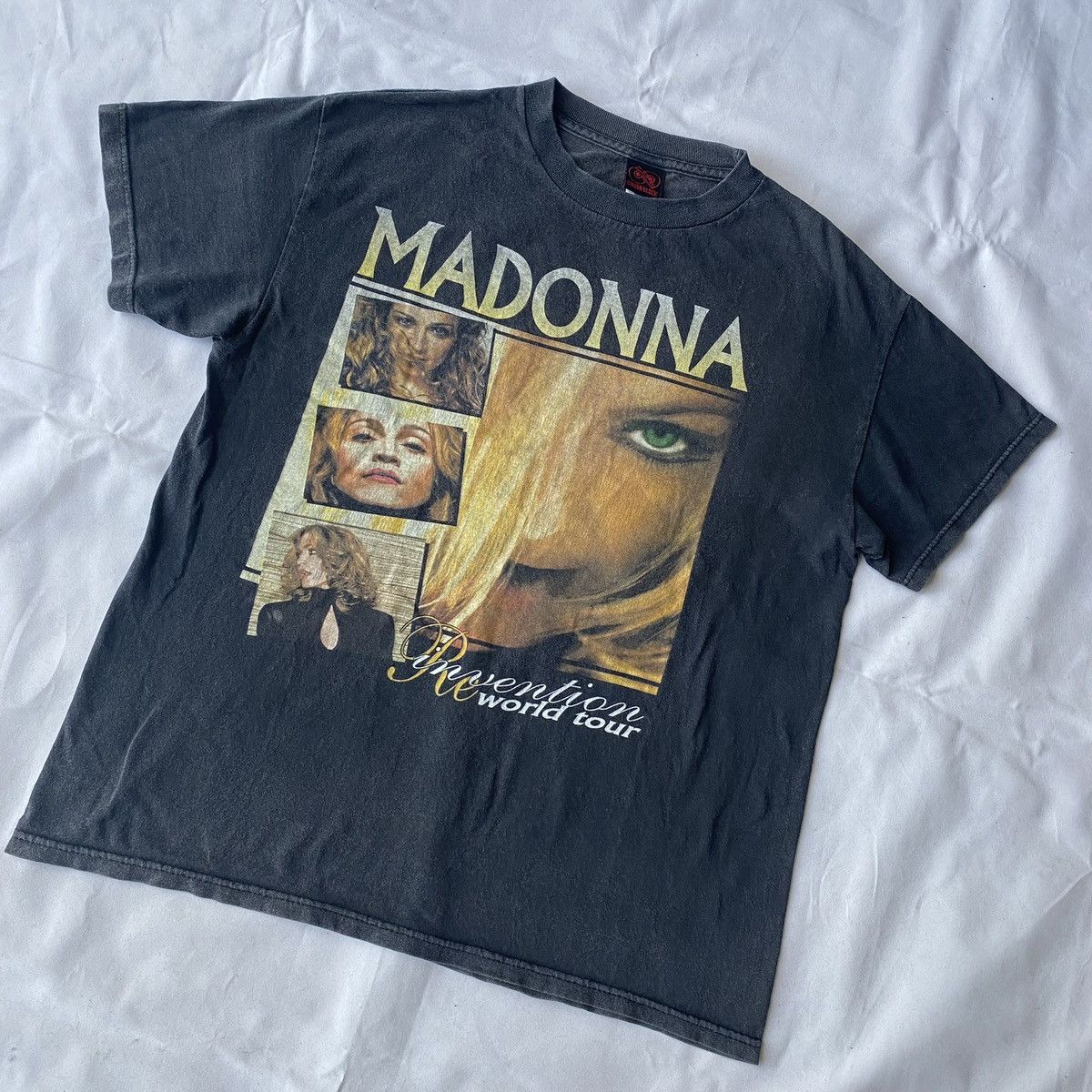 Band Tees × Vintage Vintage 2004 MADONNA ReInvention Tour Tees Size US M / EU 48-50 / 2 - 4 Thumbnail