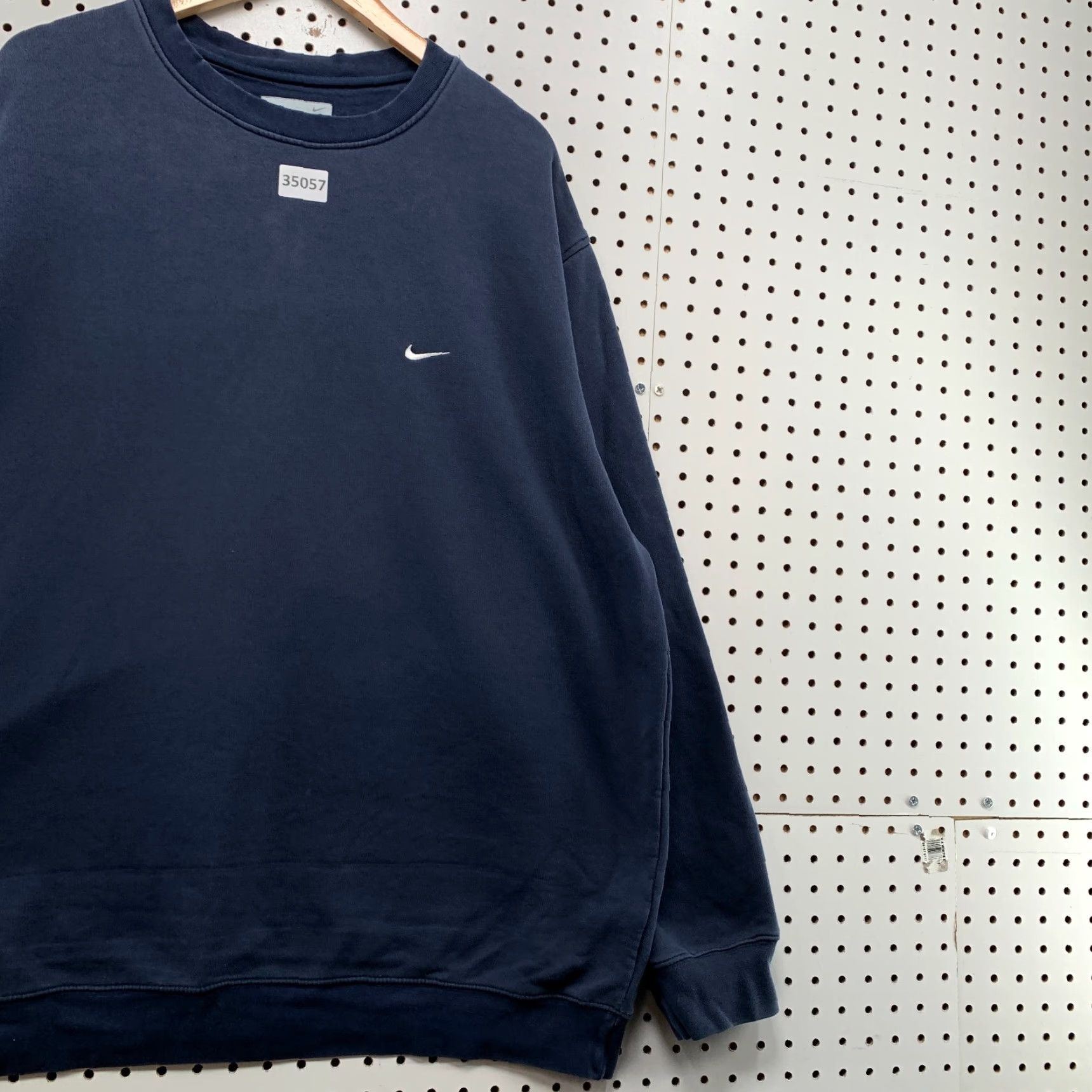 Nike VINTAGE Nike Sweatshirt Shirt Mens 2XL Navy Blue Swoosh Pullover 28x31.5 90s Mens Size US XXL / EU 58 / 5 - 4 Thumbnail