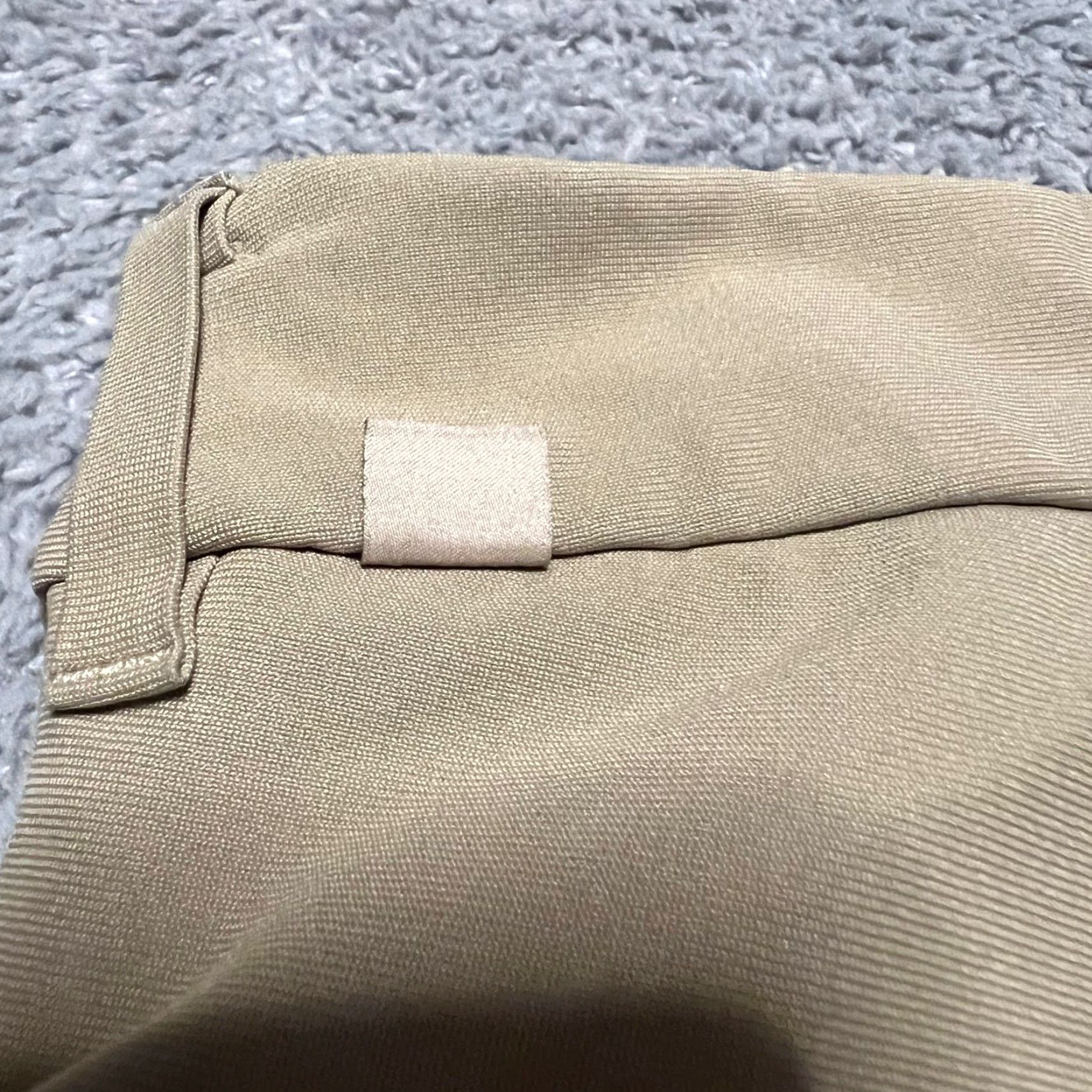 Lululemon Lululemon Commission Pants Mens 32 x29.5 Tan Slim Fit Warpstreme M5439S Beige Chino Inseam 29in Mens Size US 32 / EU 48 - 7 Thumbnail