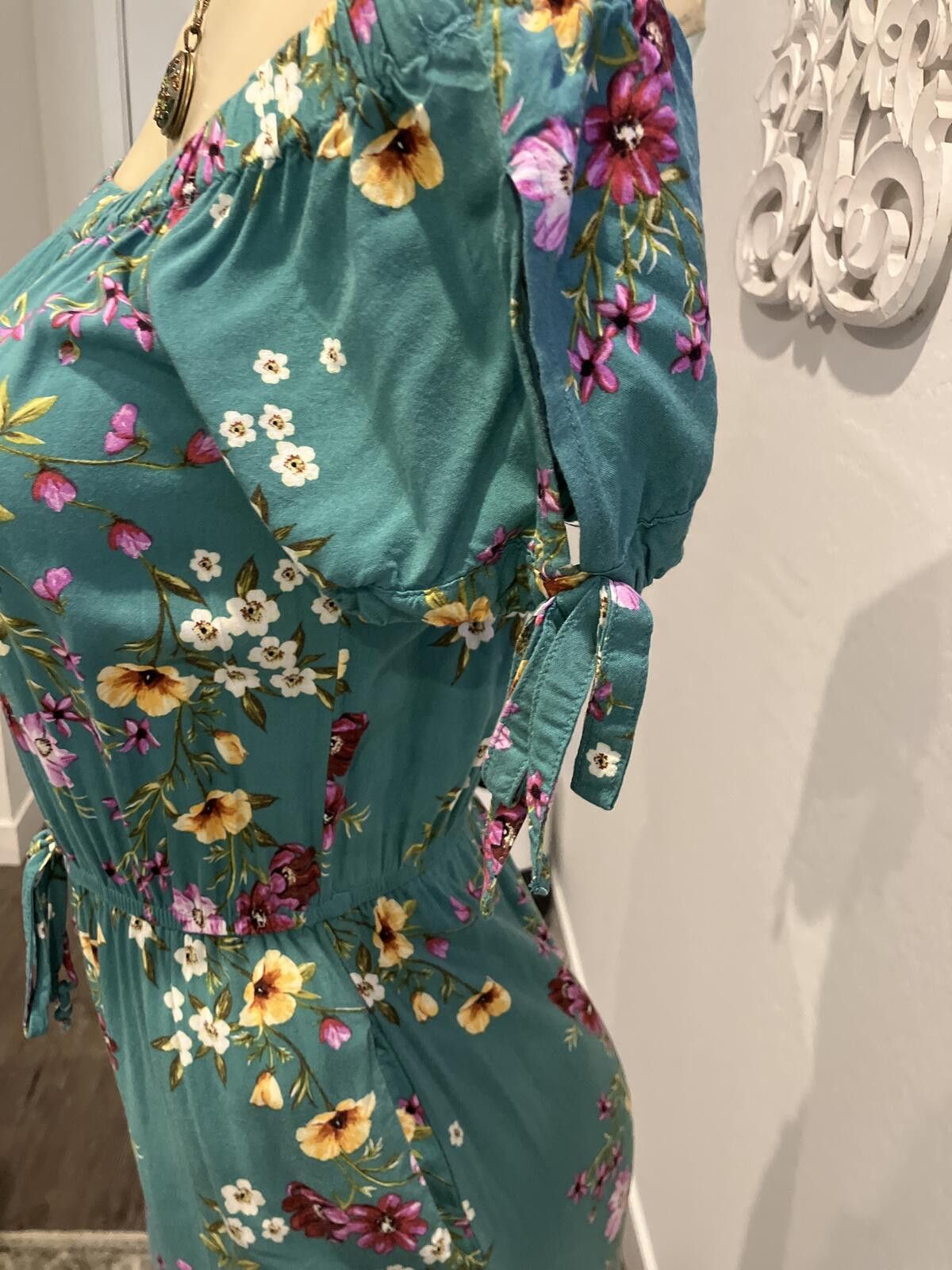 Other Pre Loved Women's Off-Shoulder Floral Jumpsuit Size 26" / US 2 / IT 38 - 4 Thumbnail