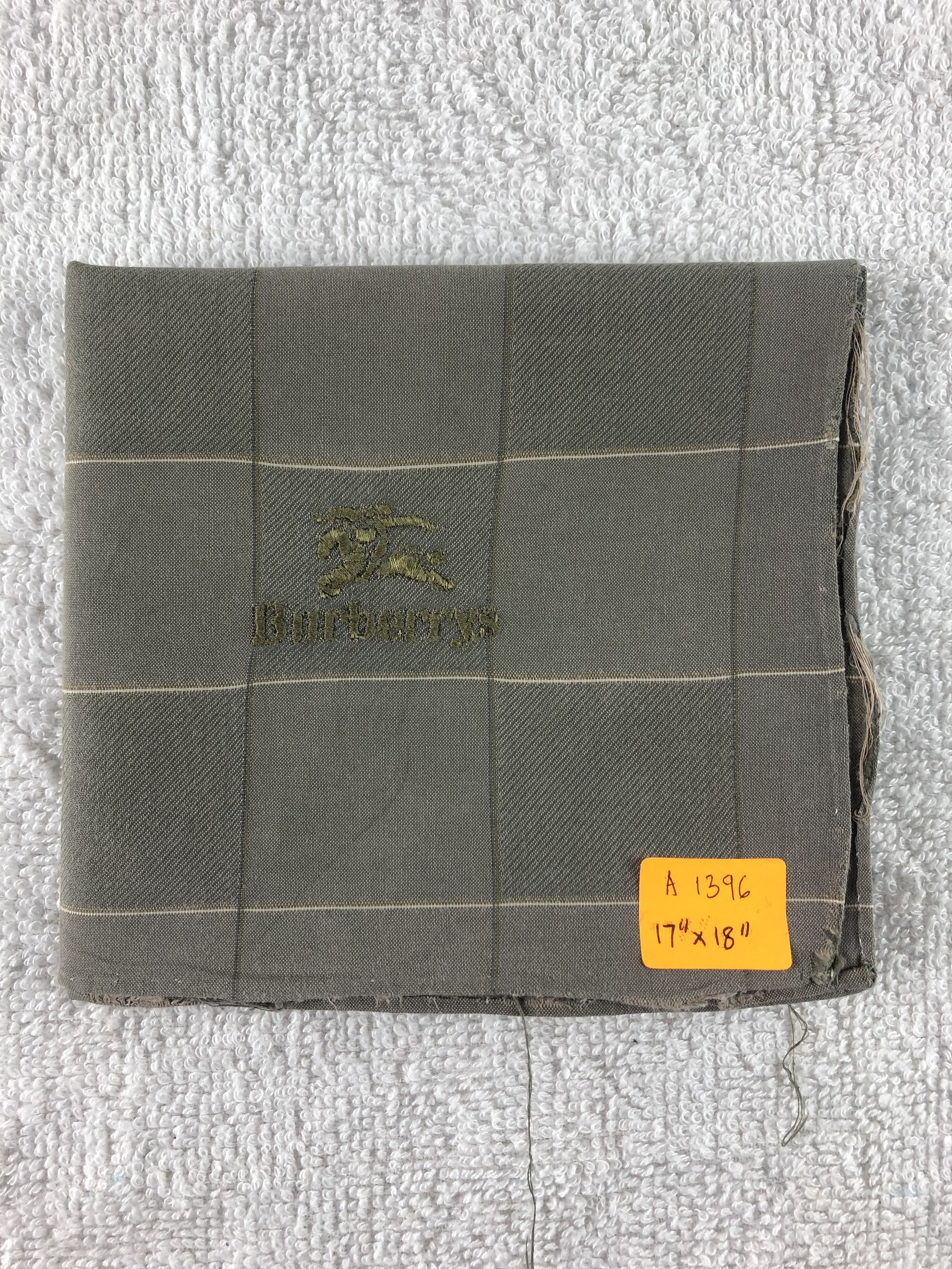 Burberry Burberry Handkerchief / Bandana / Neckerchief Size ONE SIZE - 7 Thumbnail