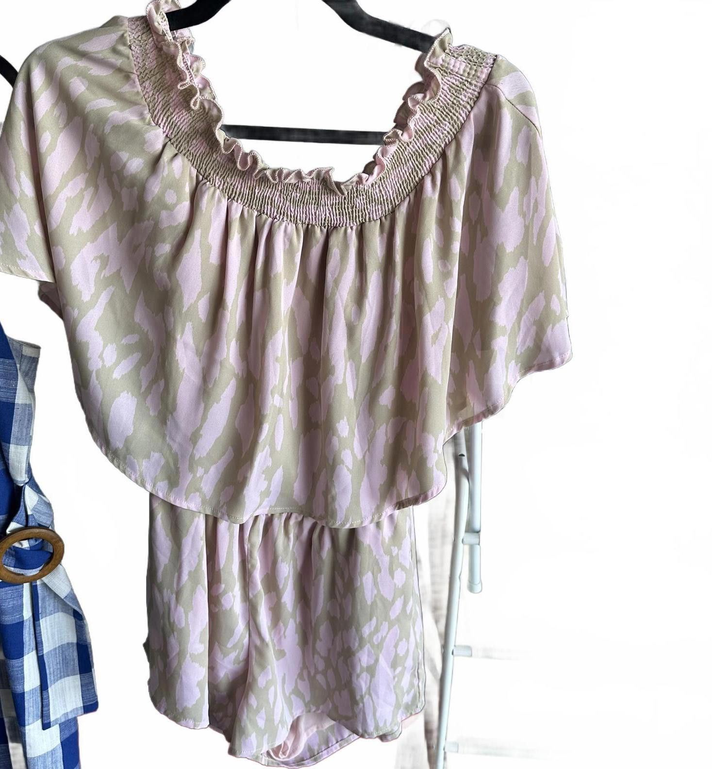 Designer Buddy love small Lightweight Romper in Soft Pink Print Size 28" / US 6 / IT 42 - 1 Preview