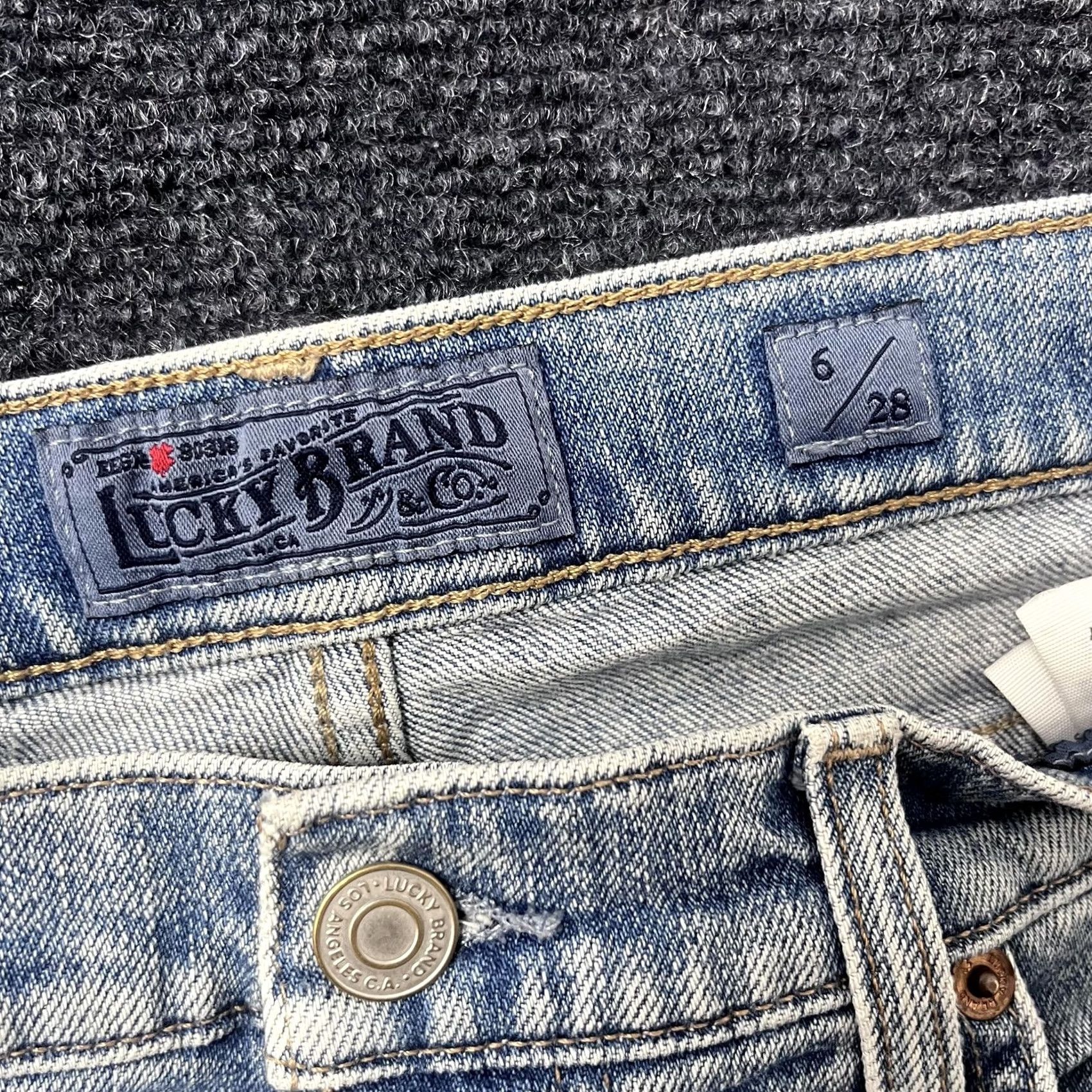 Lucky Brand VINTAGE Lucky Brand Jeans Womens 6 28 Candiani Denim Straight Leg Button Fly Blue Denim Womens Jeans 90s Vintage Shine Womens Size 28" / US 6 / IT 42 - 3 Thumbnail