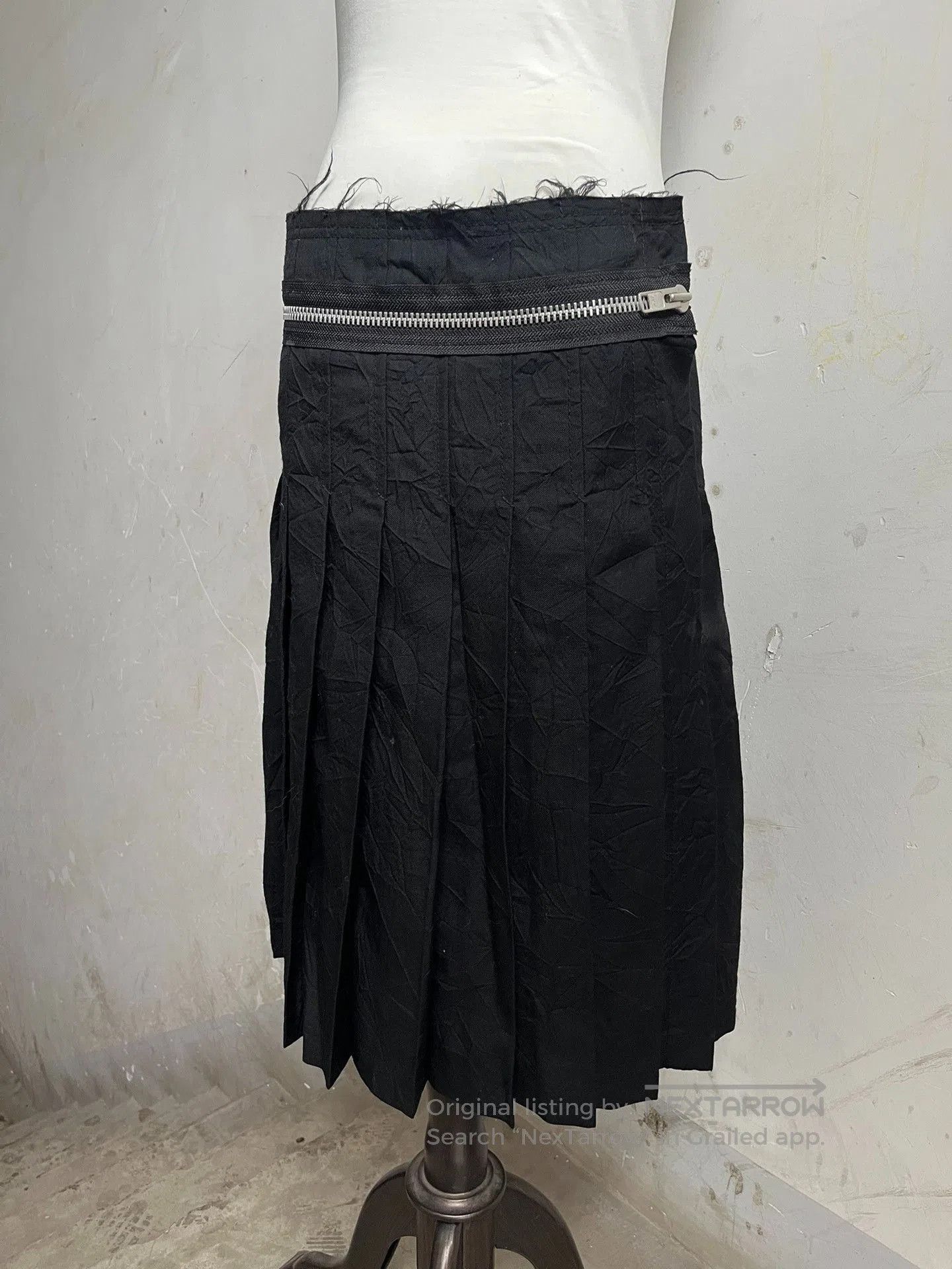 Rei Kawakubo Comme des Garçons Frayed Pleated Skirt. Size 39" - 4 Thumbnail
