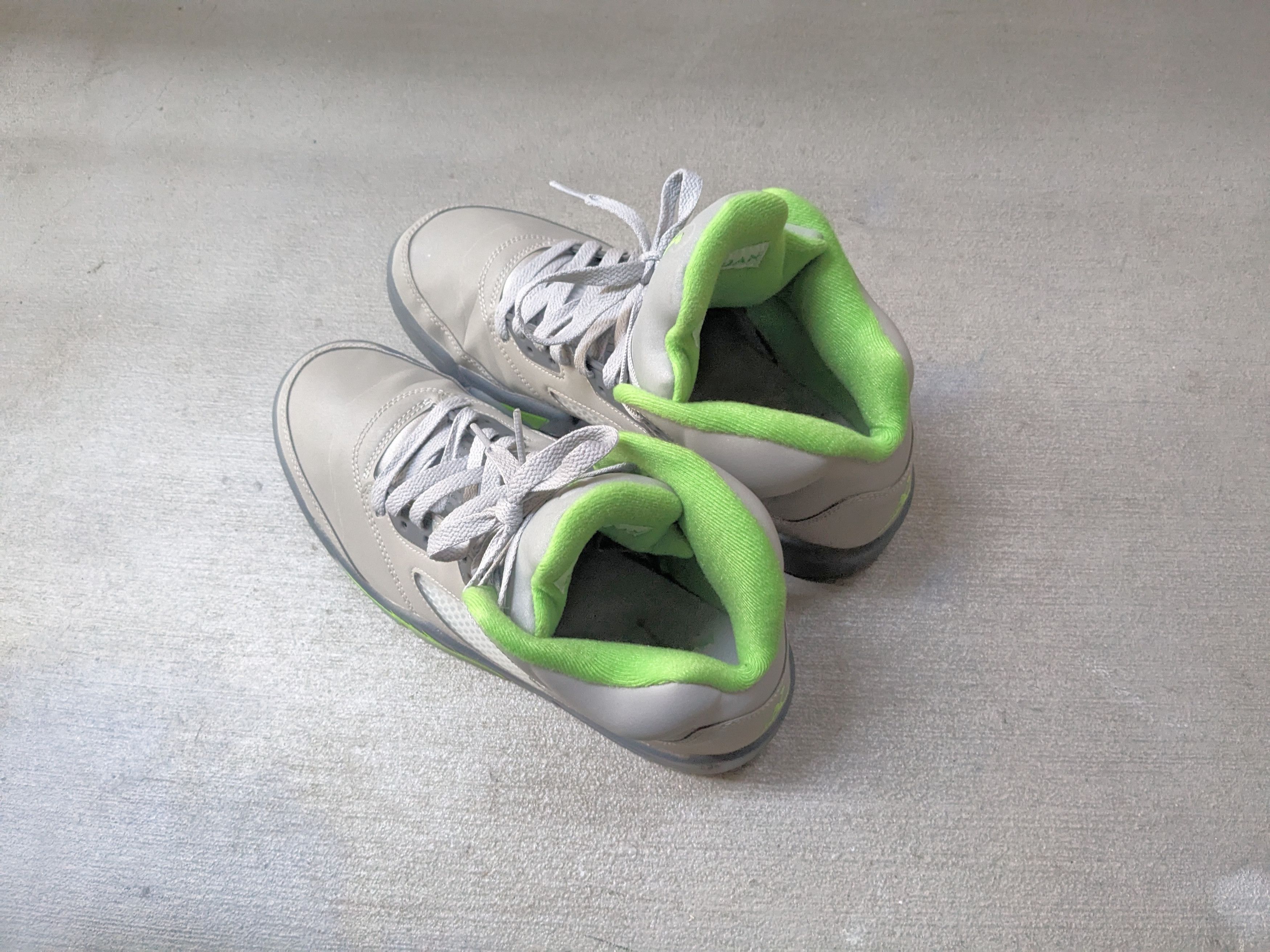 Jordan Brand Nike Air Jordan 5 Retro Green Bean DM9014-003 Metallic Size US 9 / EU 42 - 12 Thumbnail