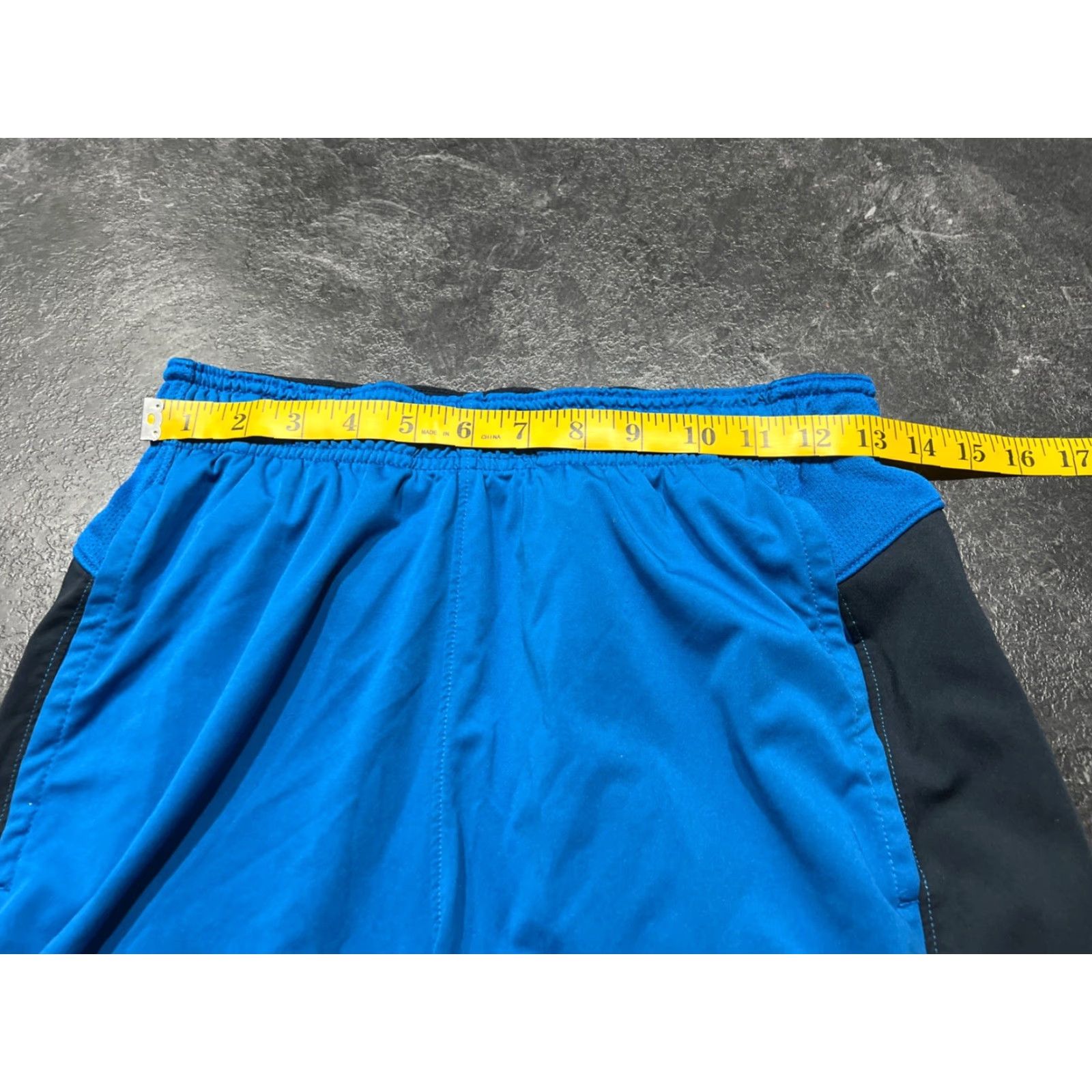 Nike VINTAGE Nike Athletic Shorts Blue Mens Small S Activewear 21.75 Inseam Sports Cross Training Size US 29 - 5 Thumbnail