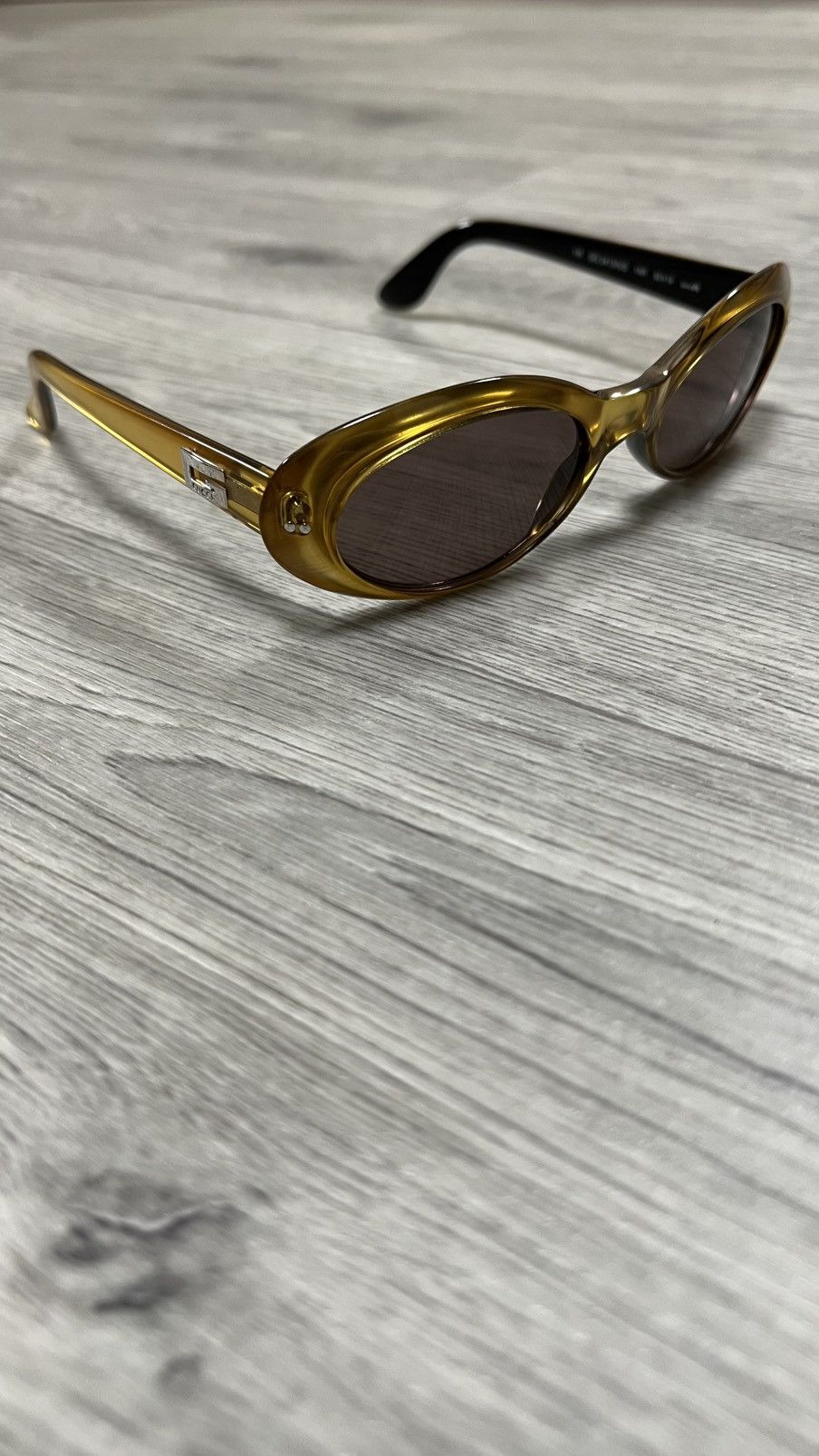 Vintage Gucci Vintage gold sunglasses with black inner temples Size ONE SIZE - 3 Thumbnail