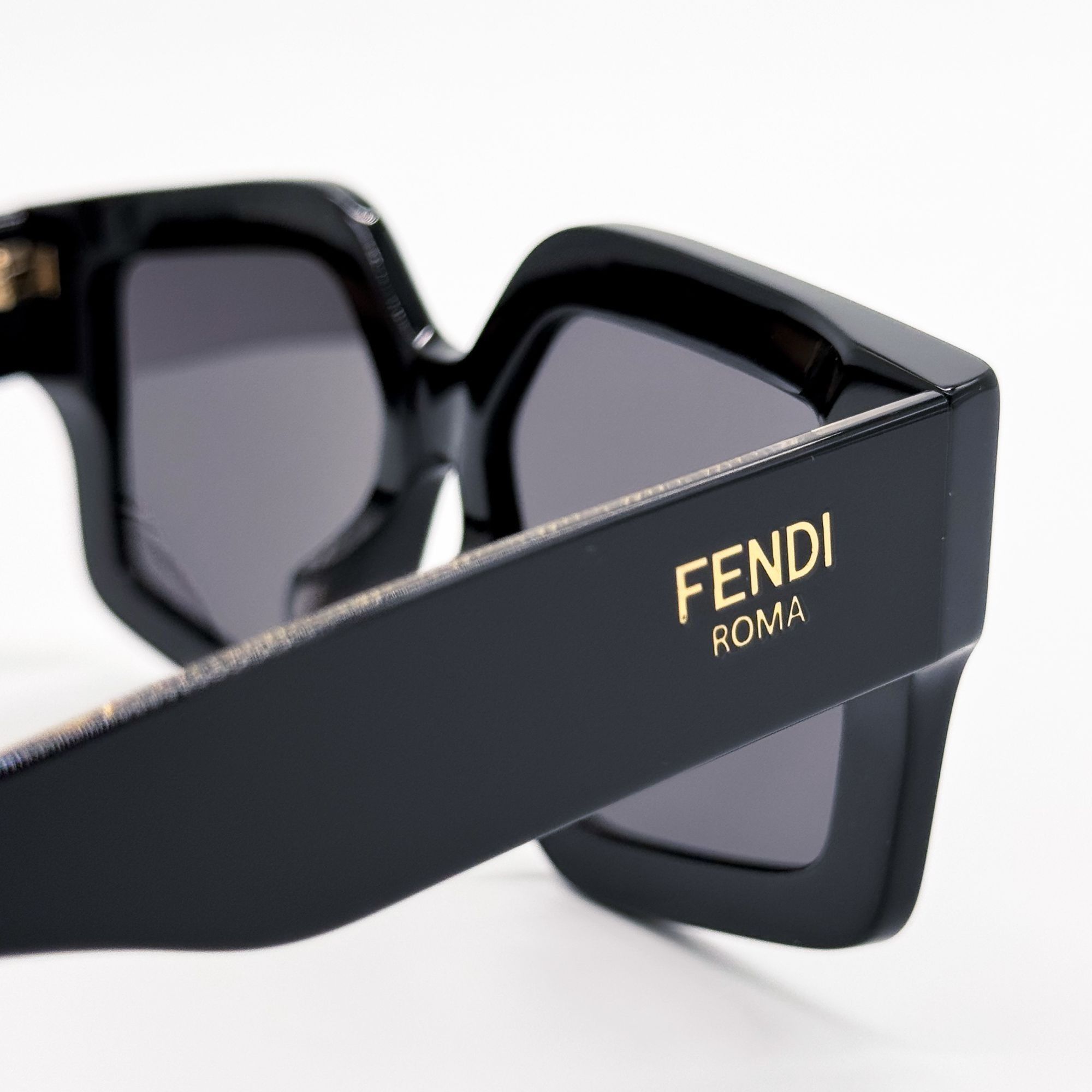 Fendi NEW FE40162F 01A GEOMETRIC WOMEN SUNGLASSES FENDI Size ONE SIZE - 8 Thumbnail