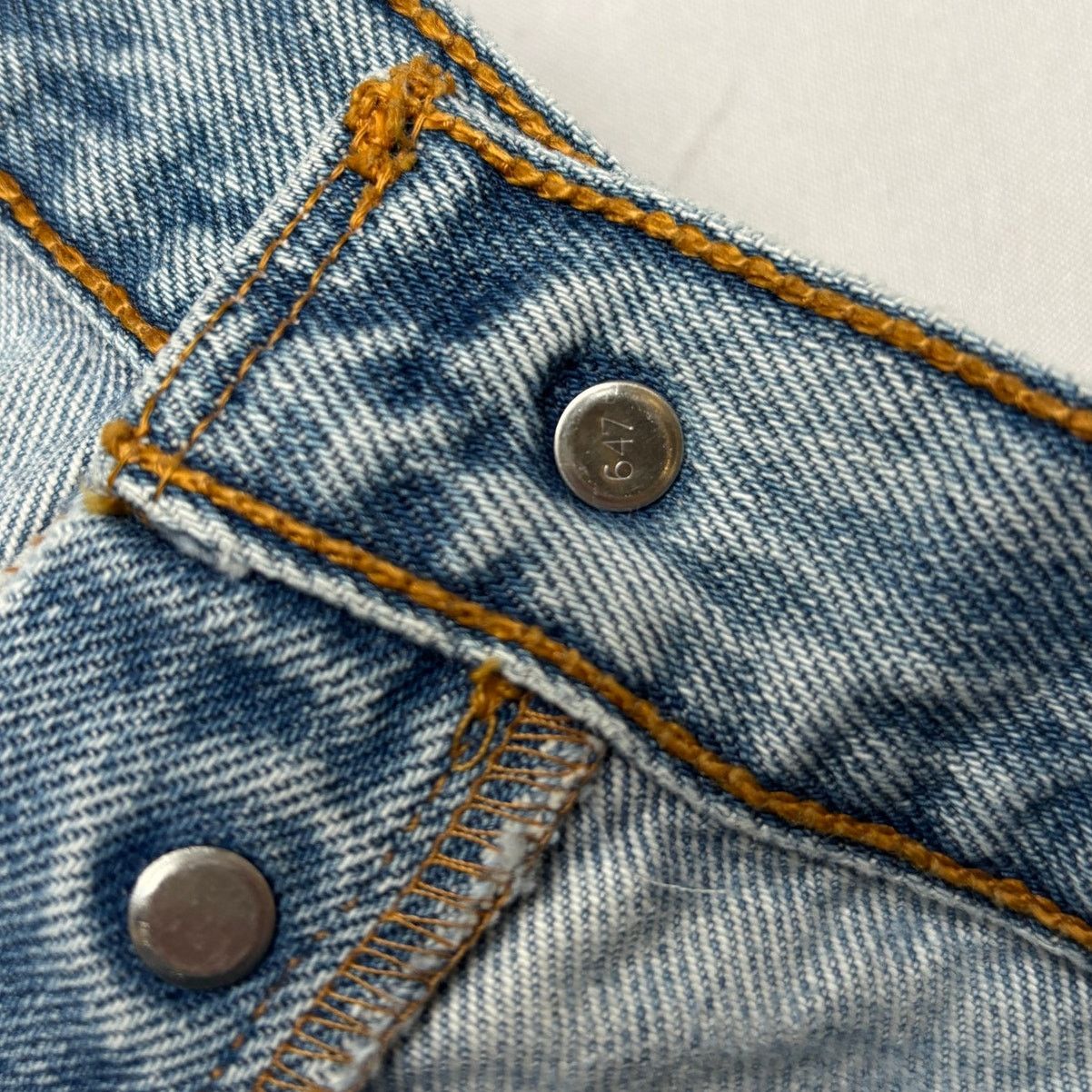 Levi's × Vintage VTG 90s Levi's 501 XX Distressed Straight Leg Jeans 32x29.5 Size US 32 / EU 48 - 12 Thumbnail