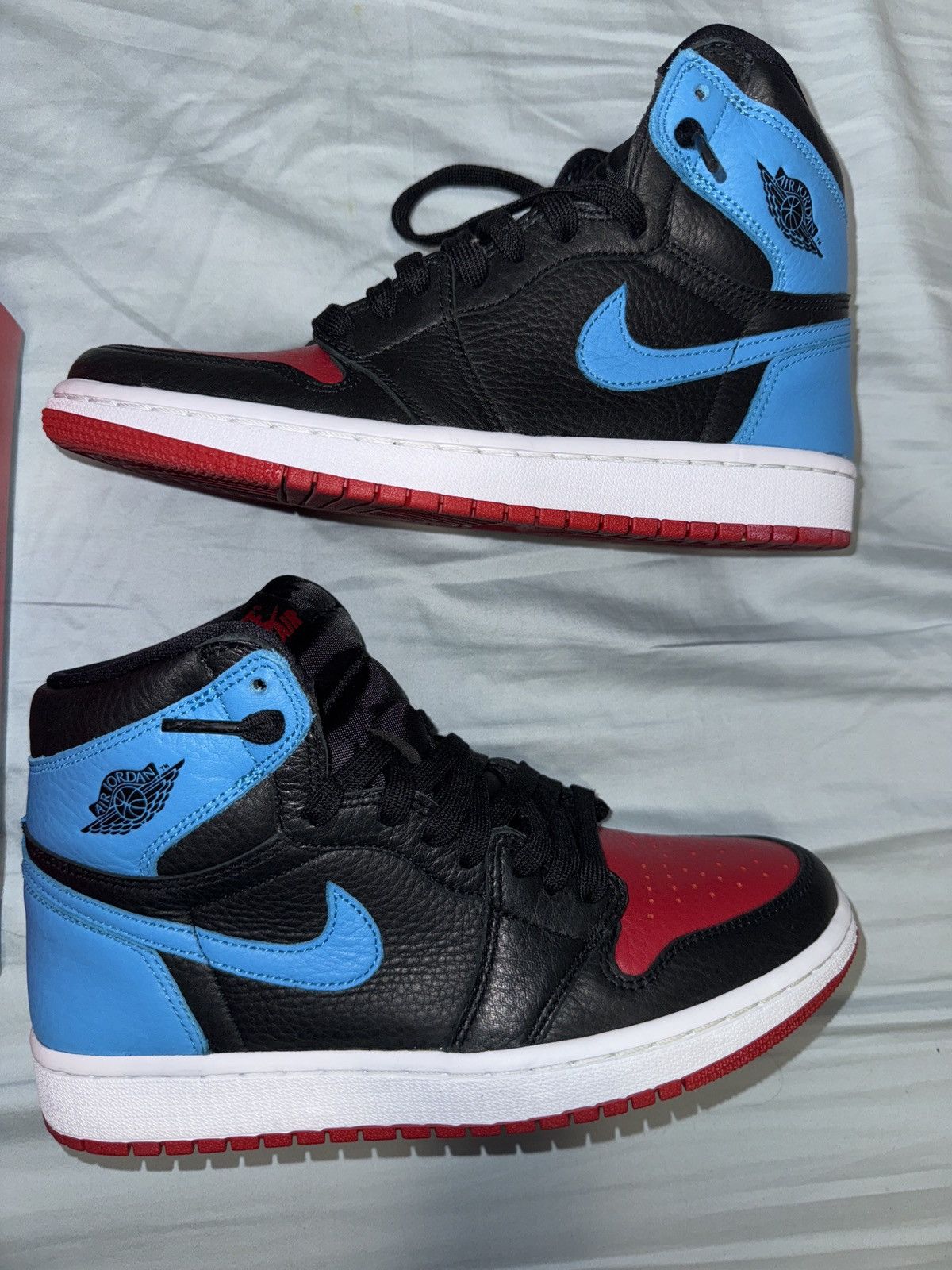 Jordan Brand Air Jordan 1 High OG NC to CHI Size US 6 / EU 39 - 1 Thumbnail