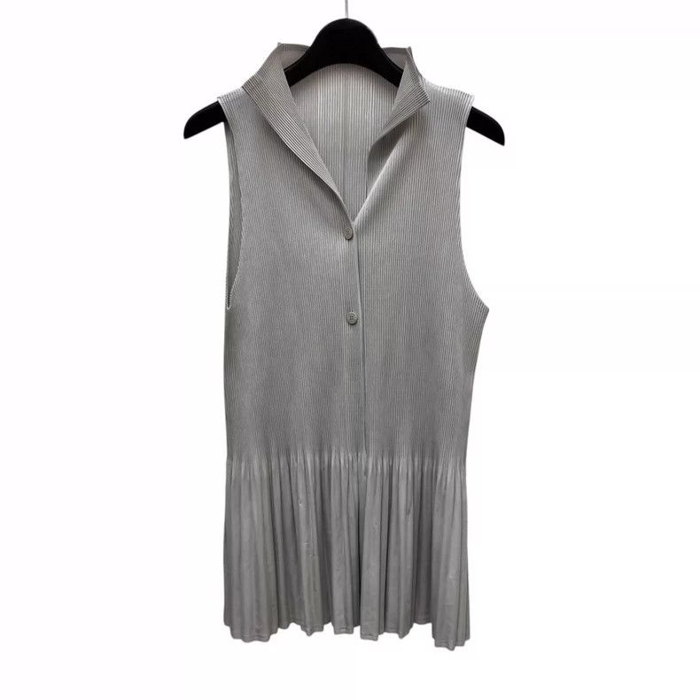 Issey Miyake Issey Miyake size:3 Sleeveless pleated top Size S / US 4 / IT 40 - 1 Thumbnail