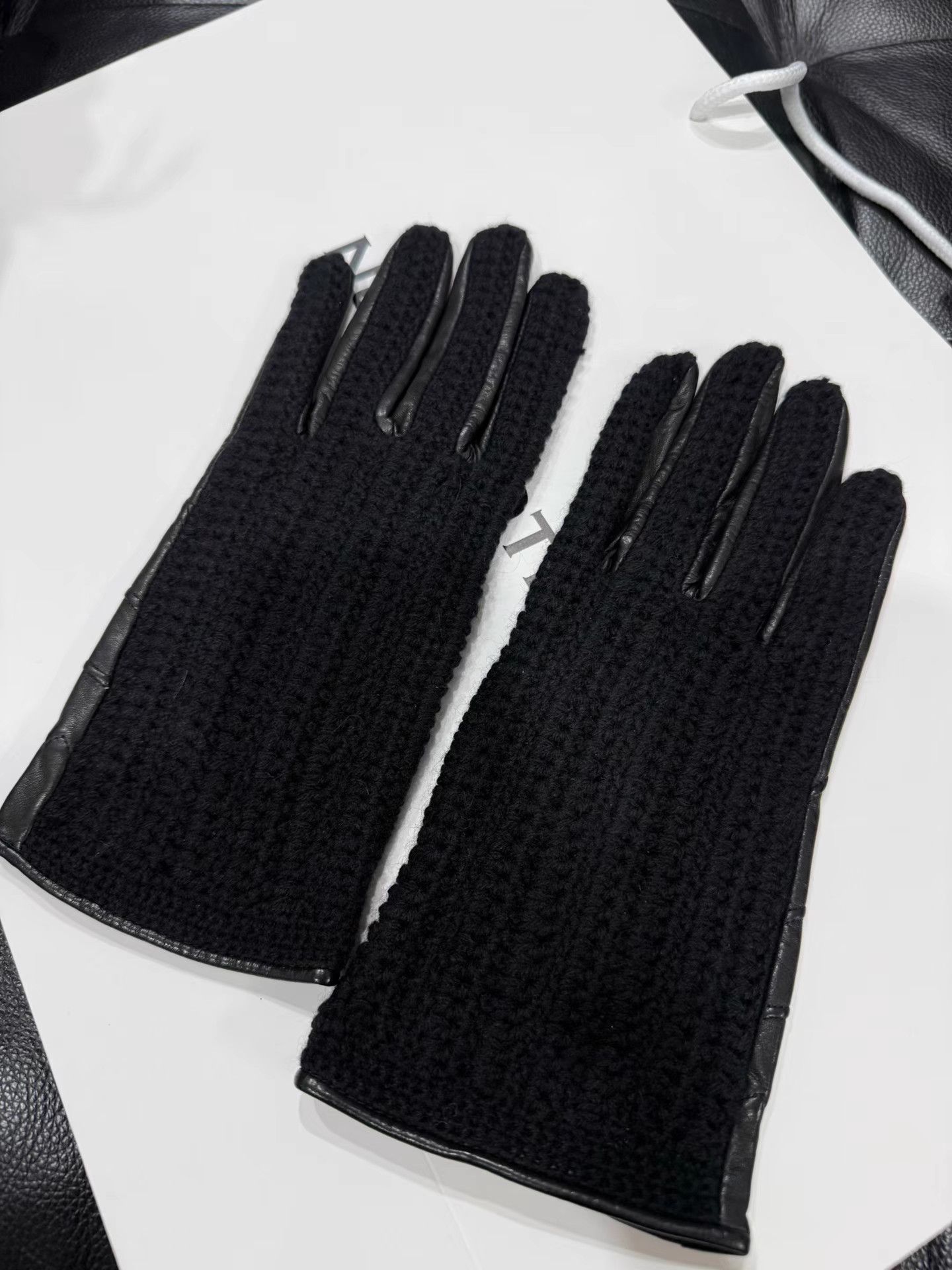 Dries Van Noten Dries van noten Sheepskin Patchwork Gloves K20 Size ONE SIZE - 3 Thumbnail