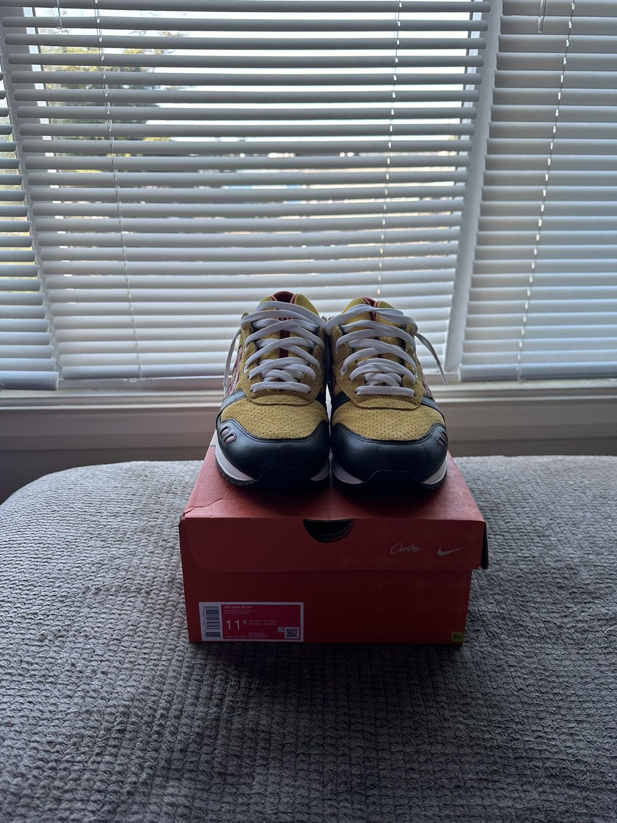 Asics × Kith Kith x Marvel x Asics Gel Lyte 3 - Wolverine 1980’ Size US 11.5 / EU 44-45 - 6 Thumbnail