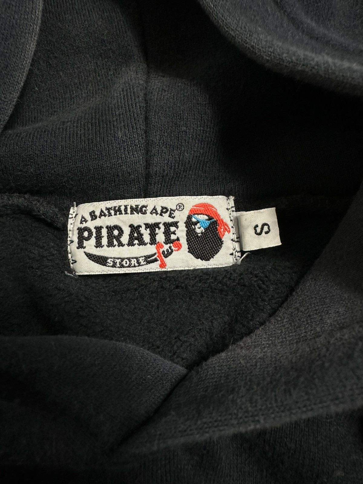 Bape Vintage Bape Pirate Store Exclusive Hoodie Size US S / EU 44-46 / 1 - 7 Thumbnail