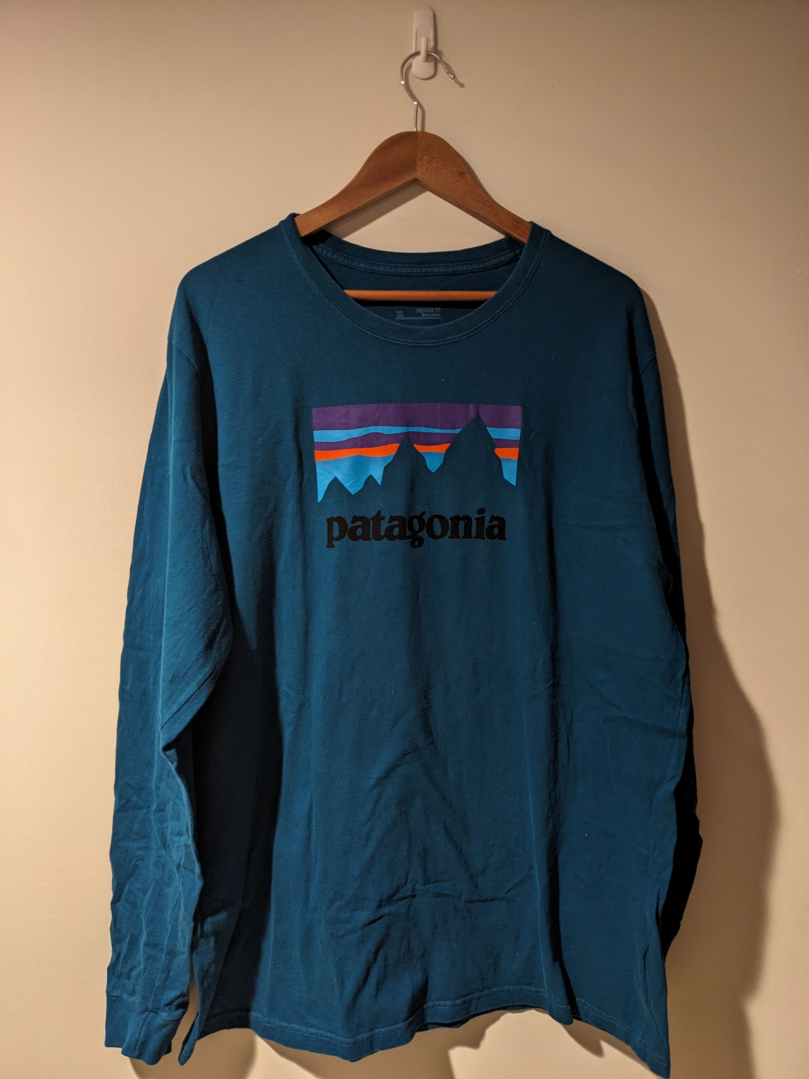 Patagonia Patagonia Logo Regular Fit Blue X-Large Long-Sleeve T-Shirt Size US XL / EU 56 / 4 - 1 Thumbnail