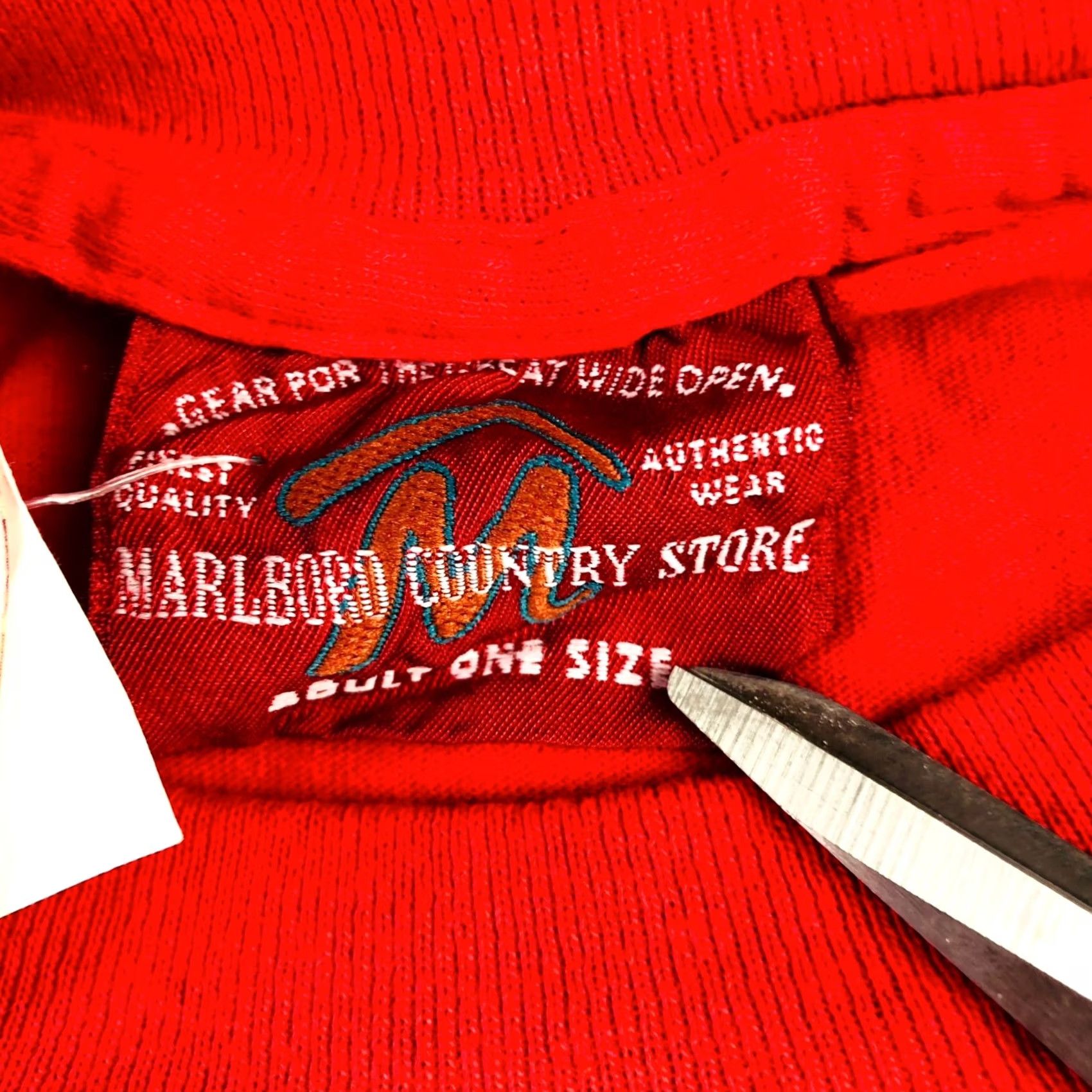 Marlboro VINTAGE Marlboro Men's Crewneck S/S Pocket T-Shirt Red One Size Size US M / EU 48-50 / 2 - 5 Thumbnail