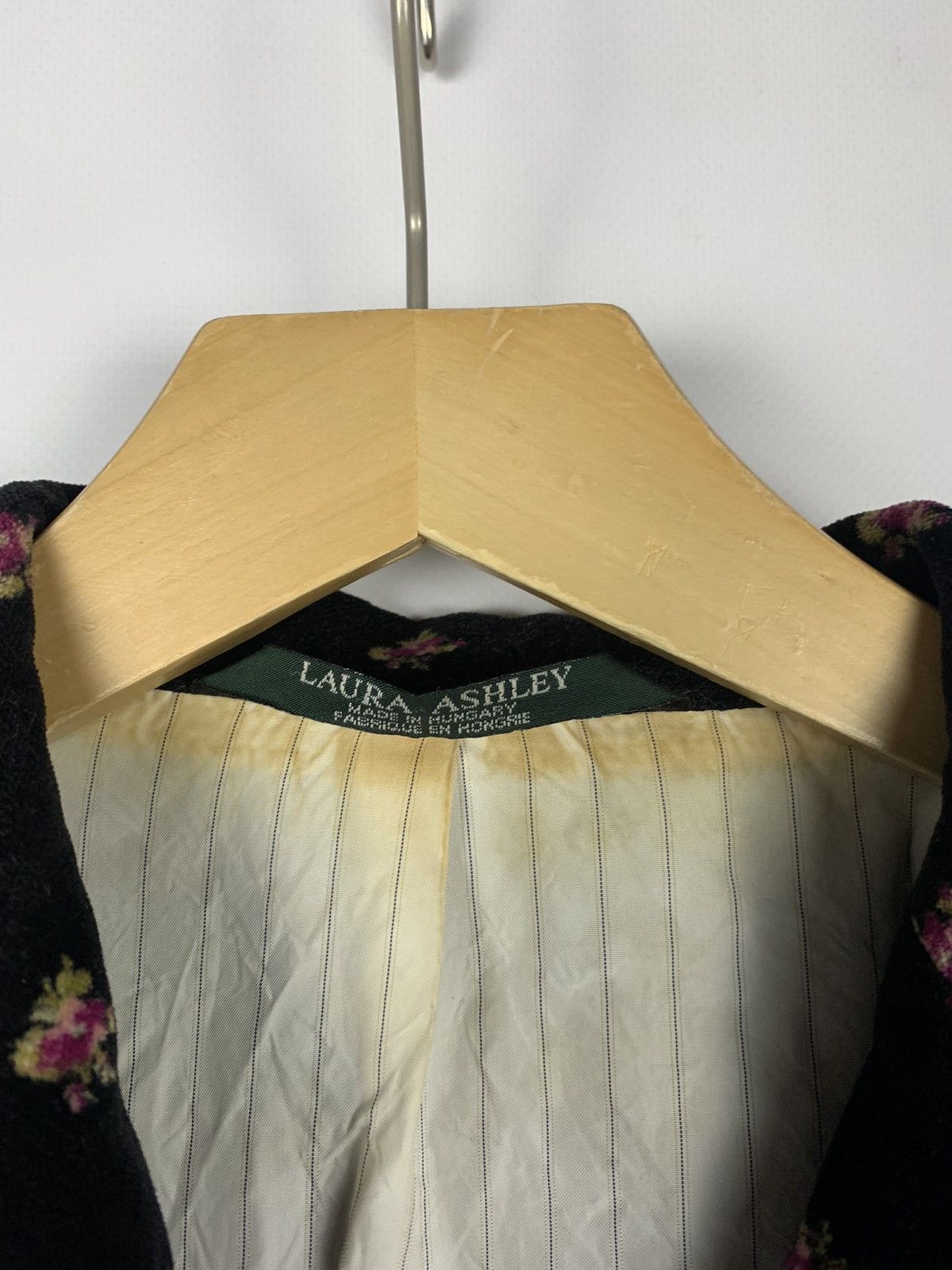 Laura Ashley Vintage Laura Ashley Floral Velour Coat Ladies Sz UK12 Size M / US 6-8 / IT 42-44 - 5 Thumbnail